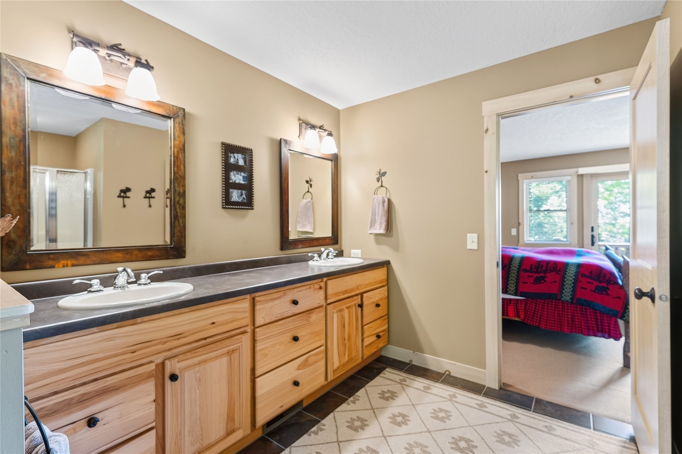 10896 N Linden Road Property Photo 34