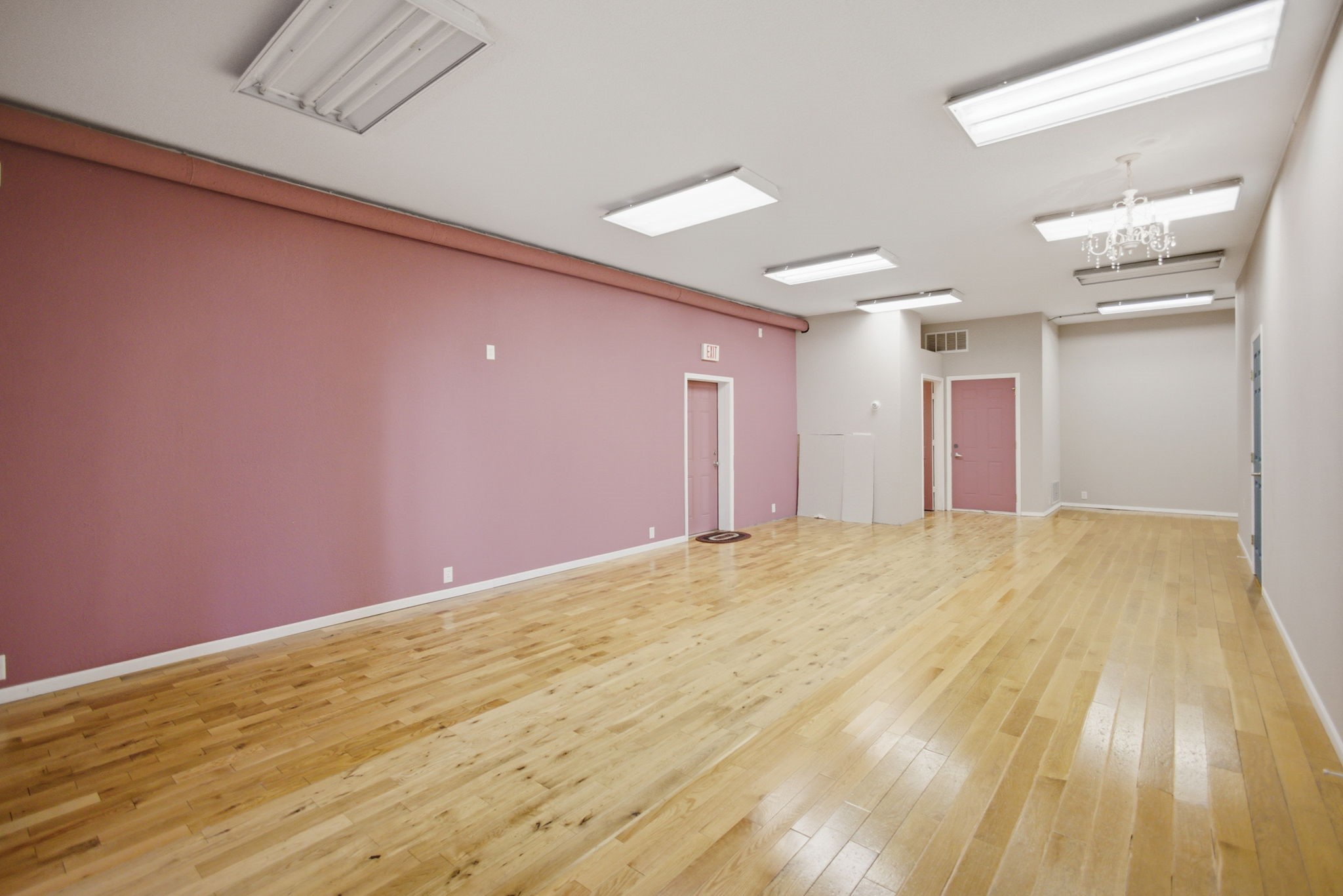 22 W 2nd Avenue Property Photo 6