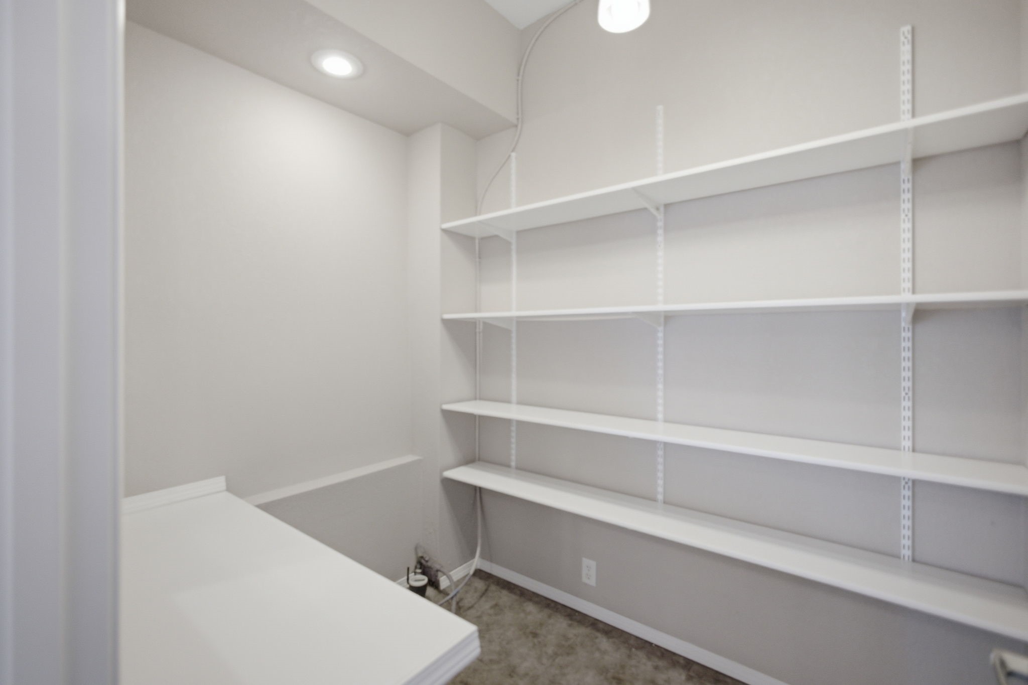22 W 2nd Avenue Property Photo 24
