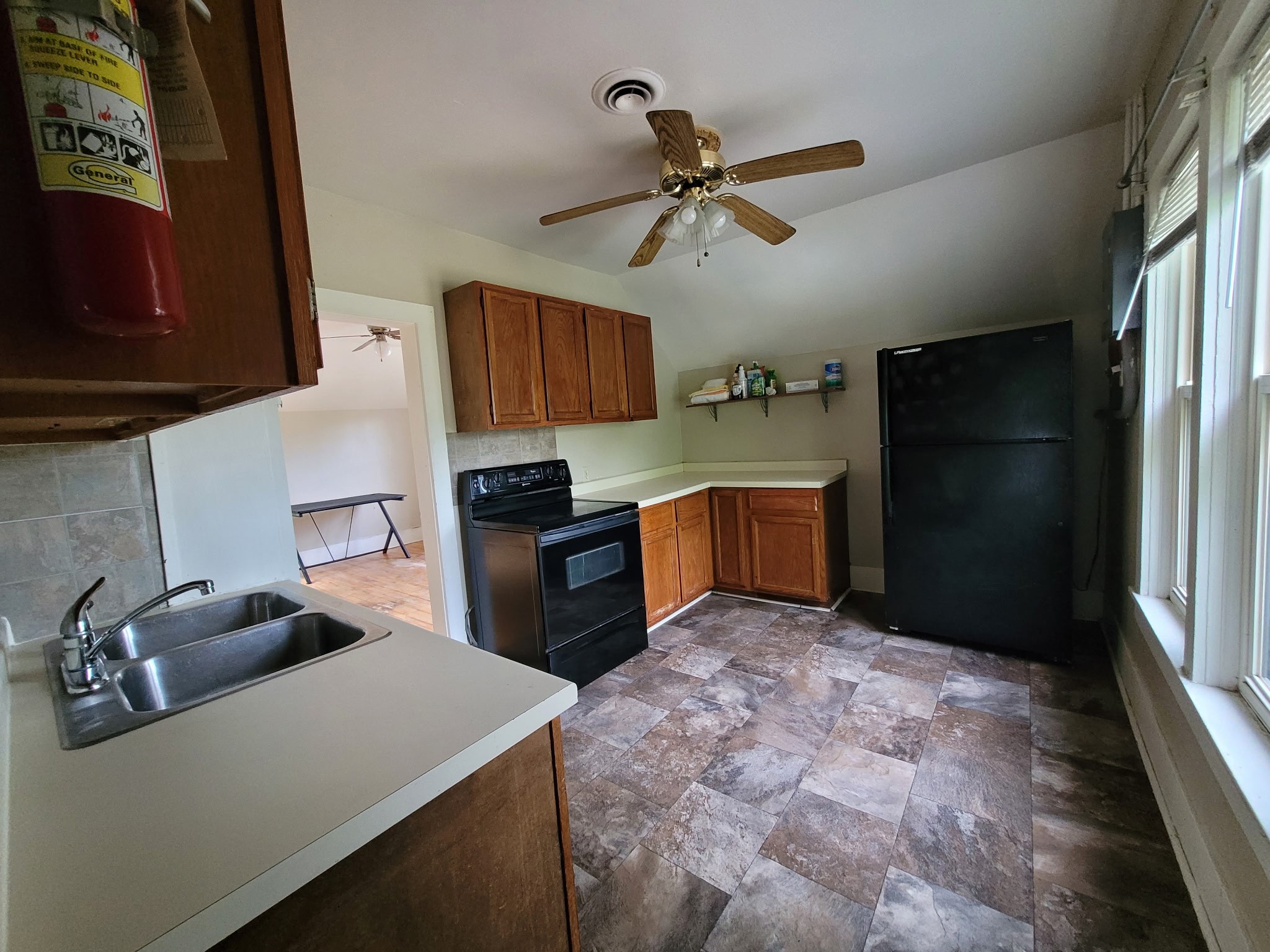 573 N Dewey Street 1&2 Property Photo 5