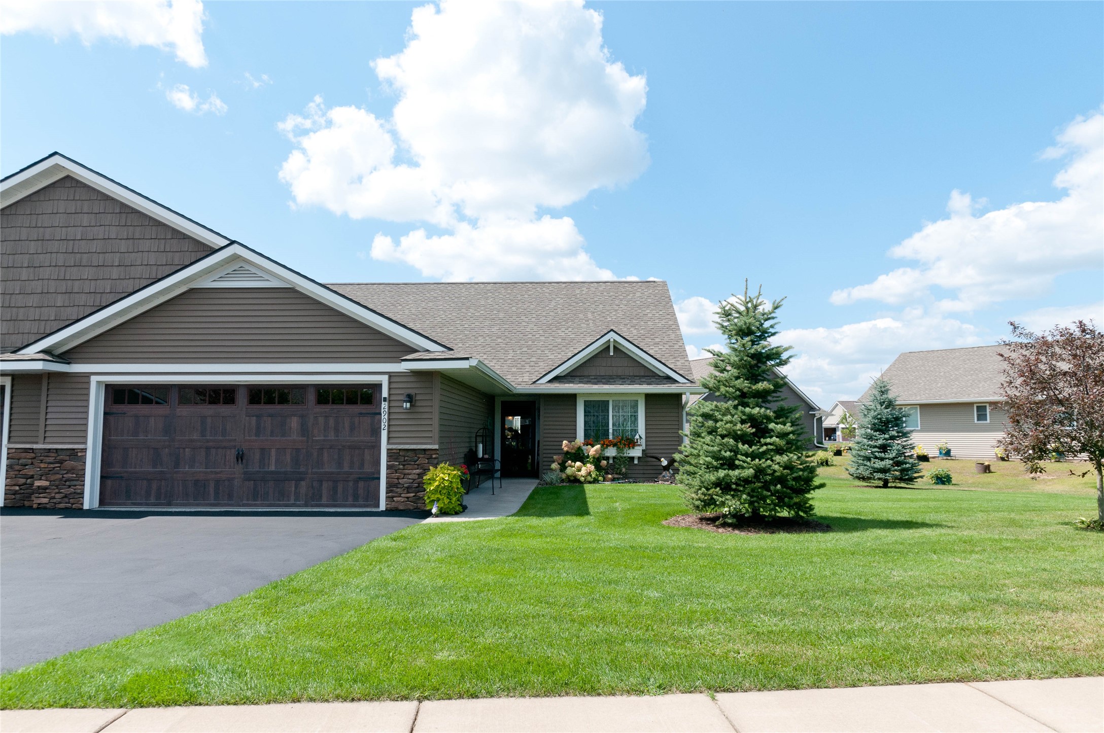 2902 Moon Lake Drive Property Photo 1