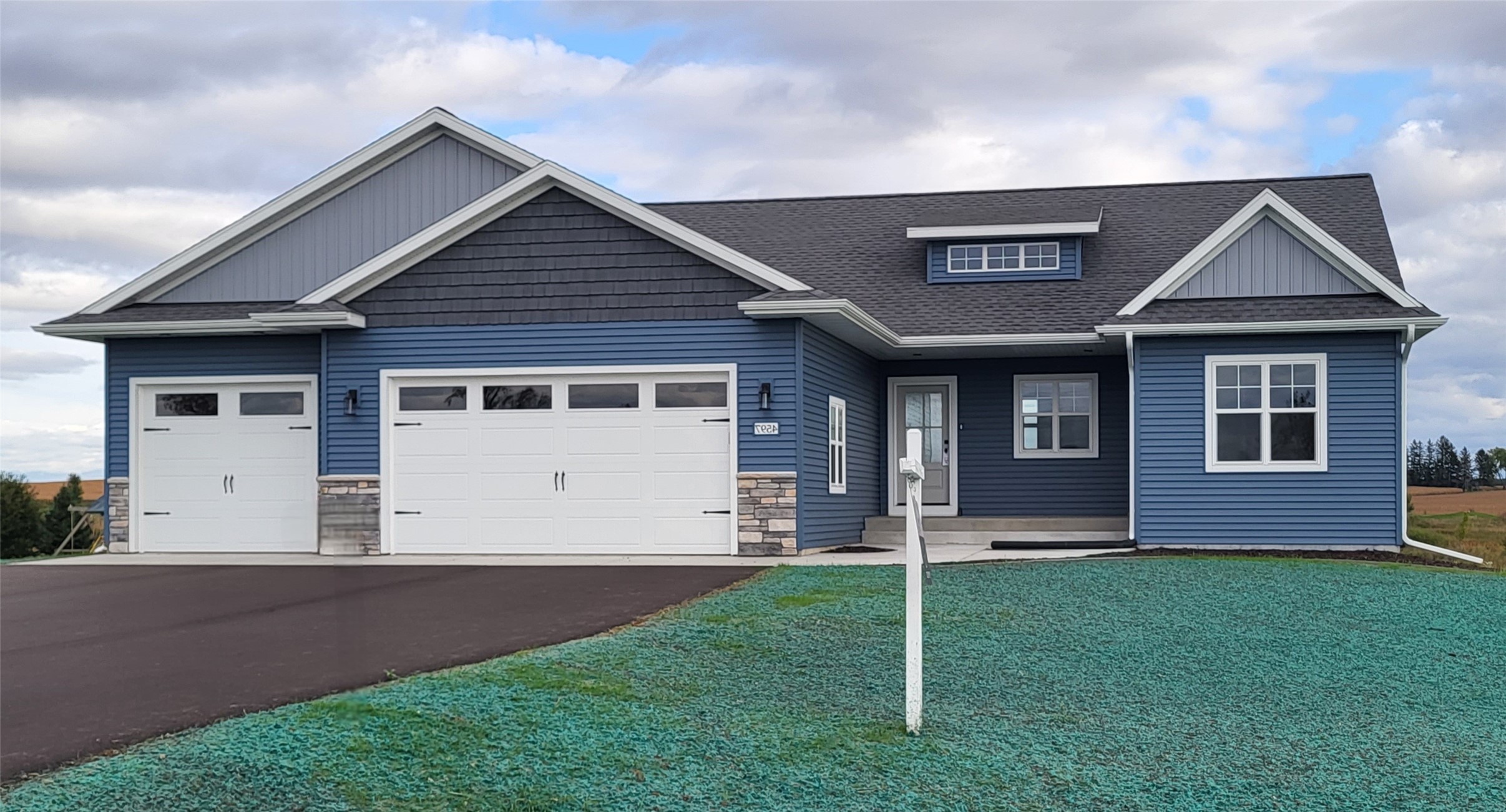 2616 27th Court Property Photo 1