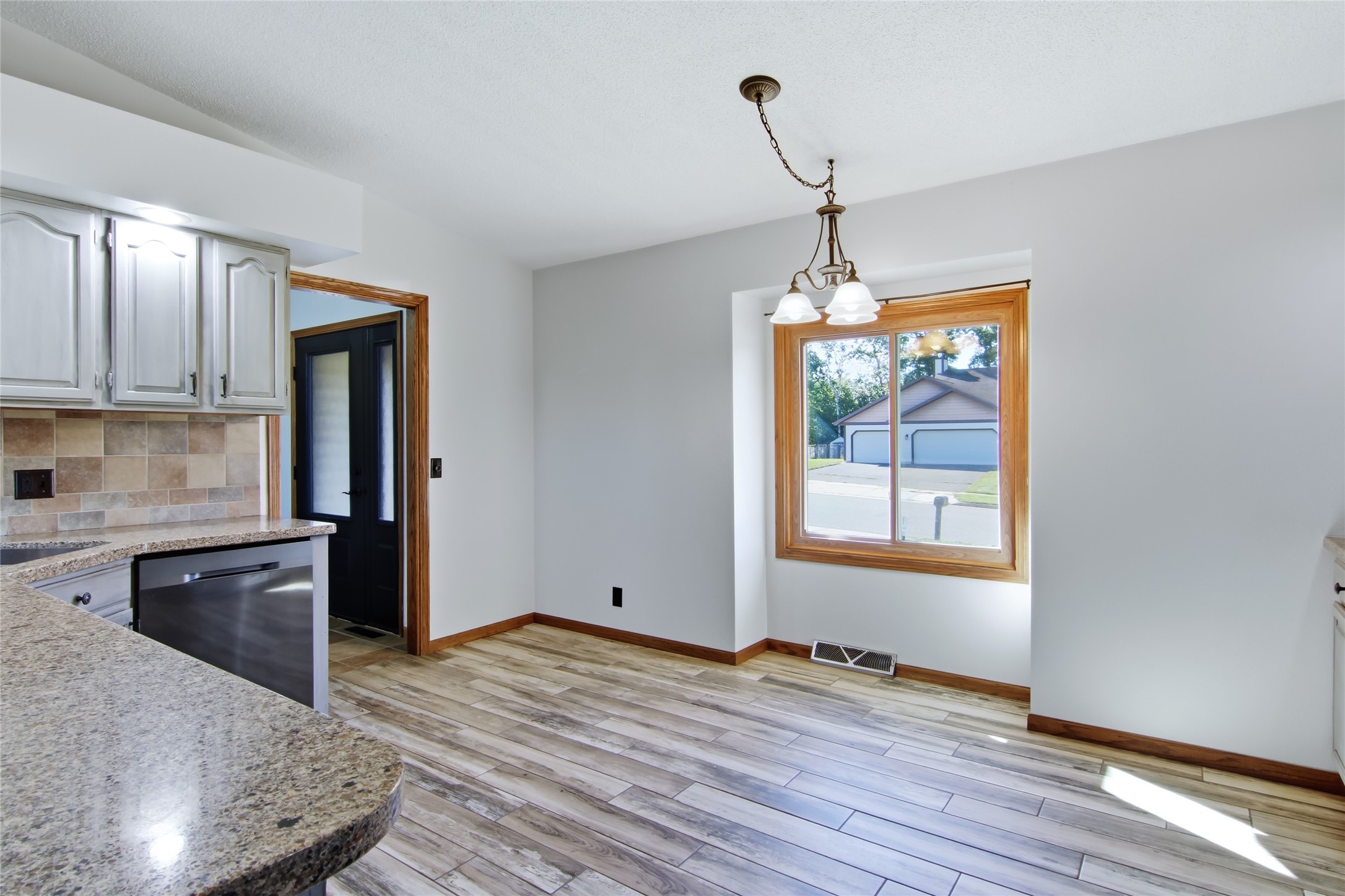 4002 Oak Knoll Drive Property Photo 5