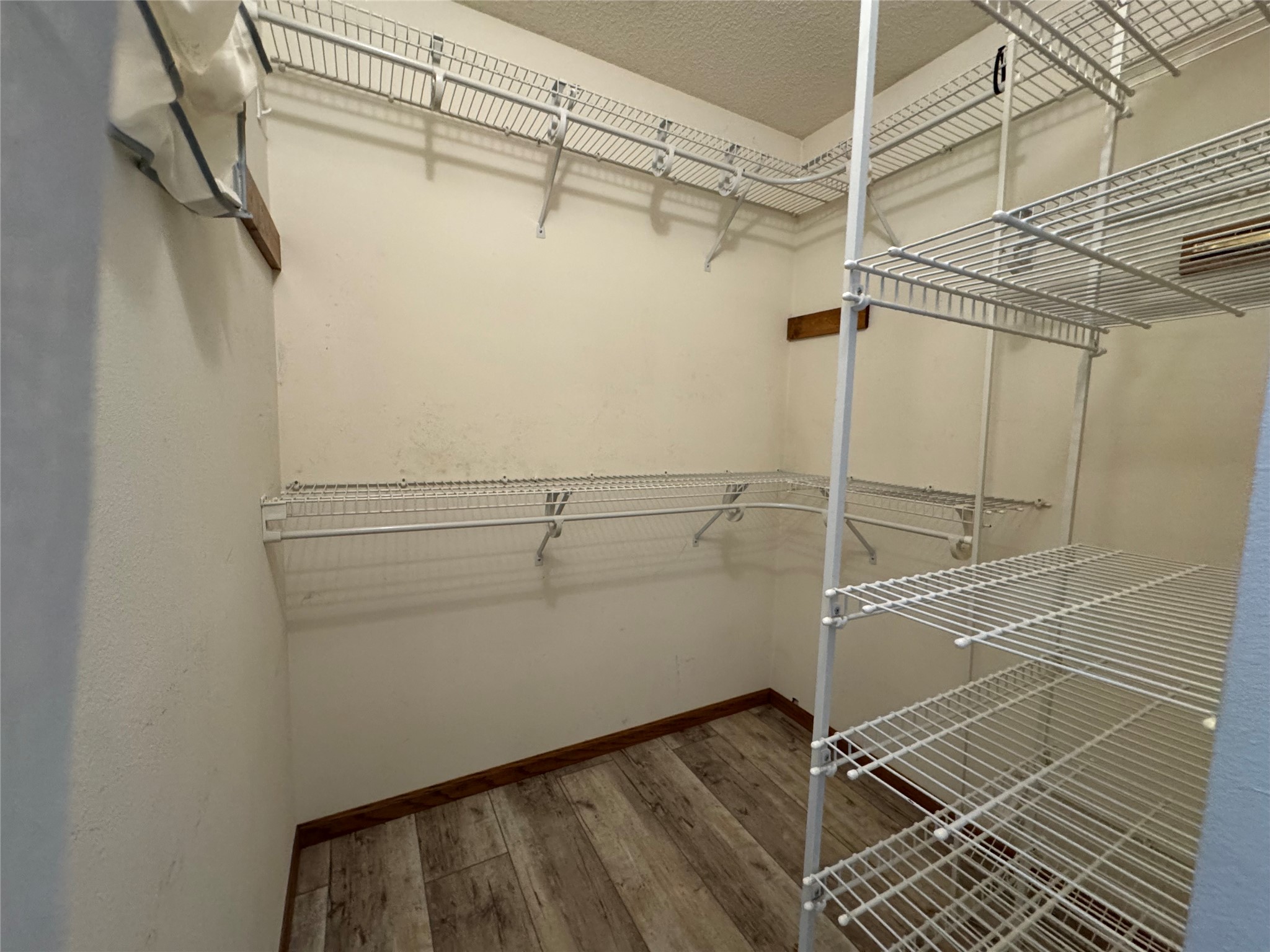 4002 Oak Knoll Drive Property Photo 17
