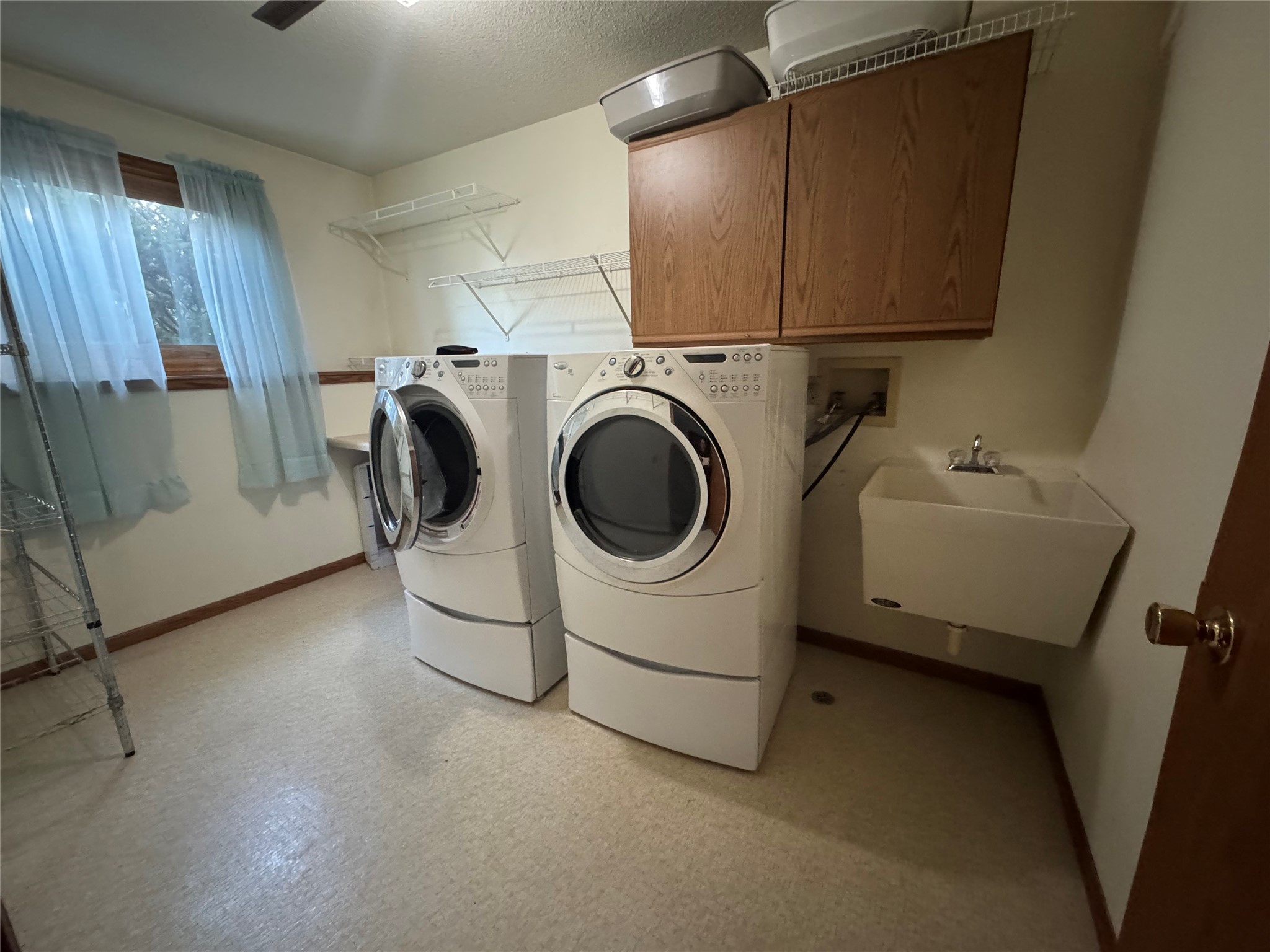 4002 Oak Knoll Drive Property Photo 29