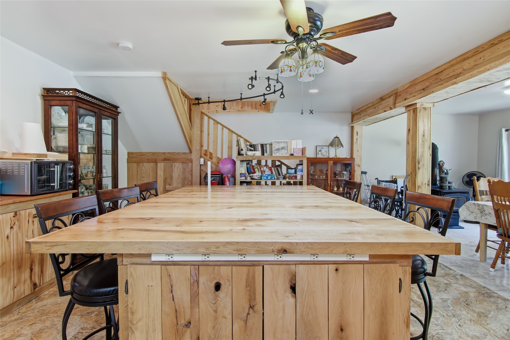 326 Camp Rd Property Photo 5