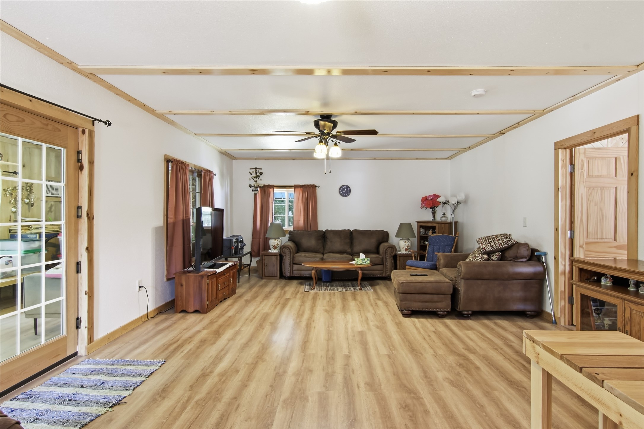 326 Camp Rd Property Photo 11