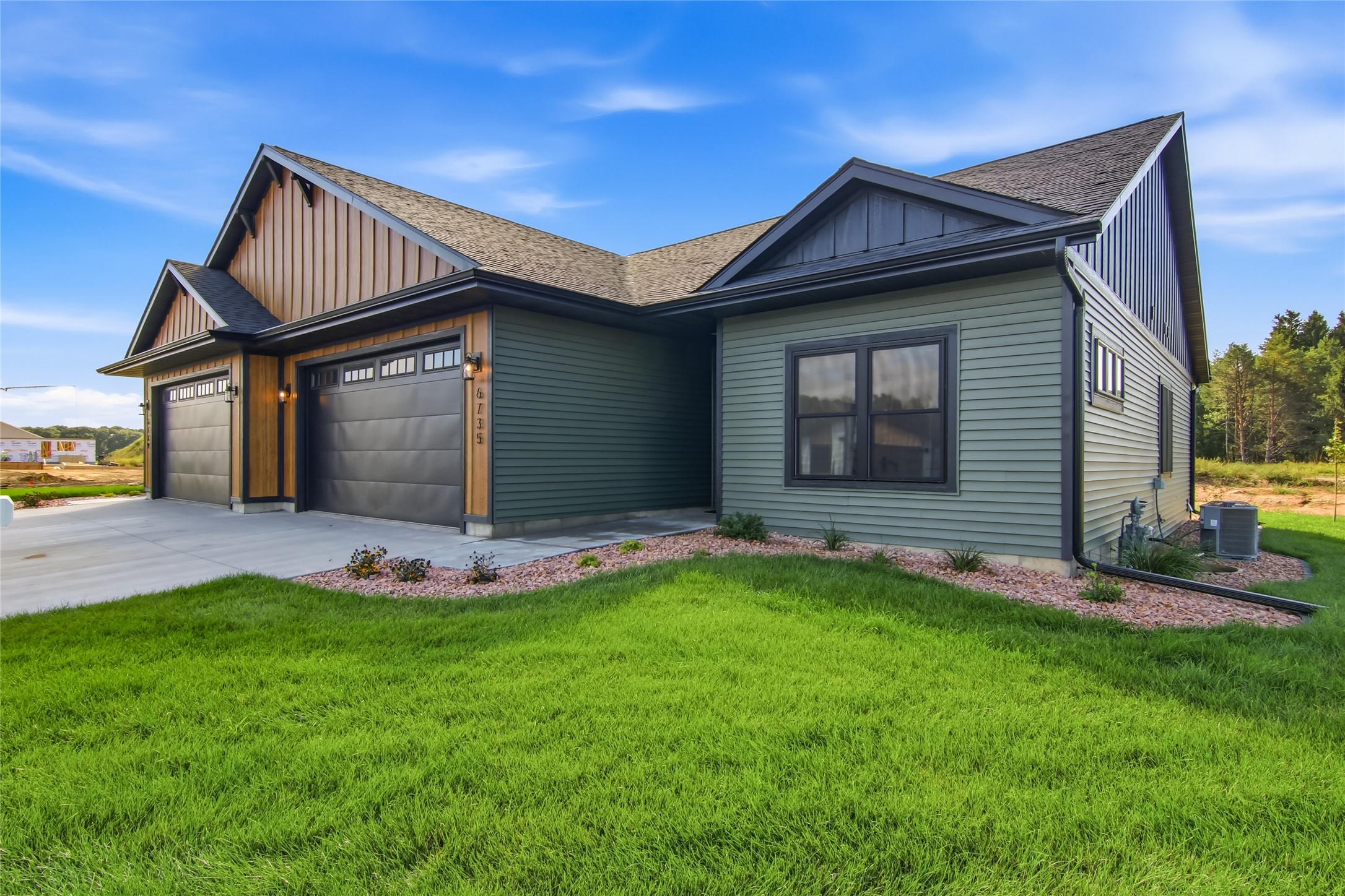 6735 Buck Tail Drive Property Photo 1