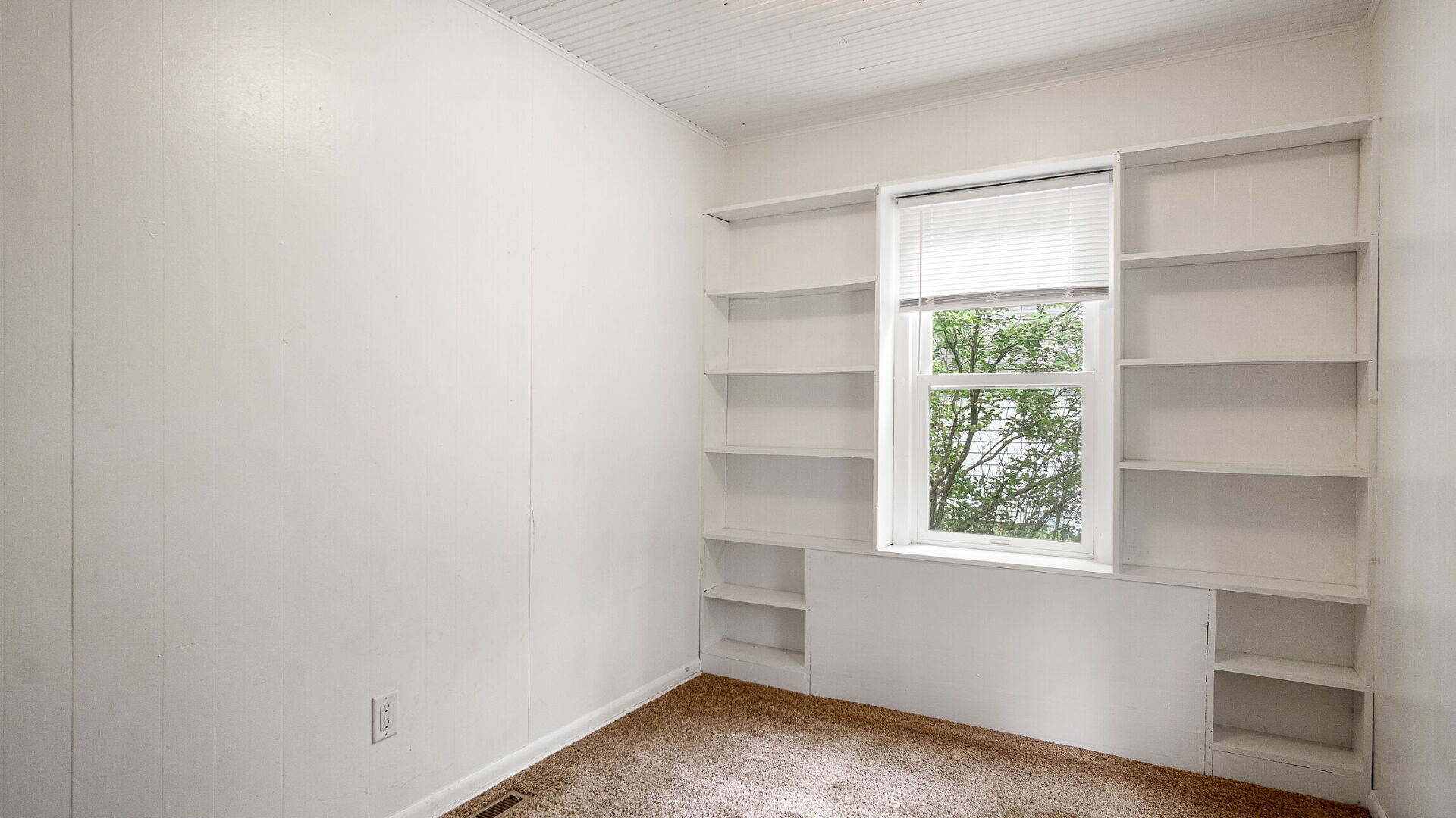 2627 7th Street Property Photo 15