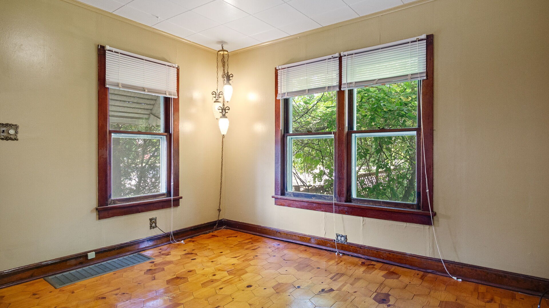 2627 7th Street Property Photo 19