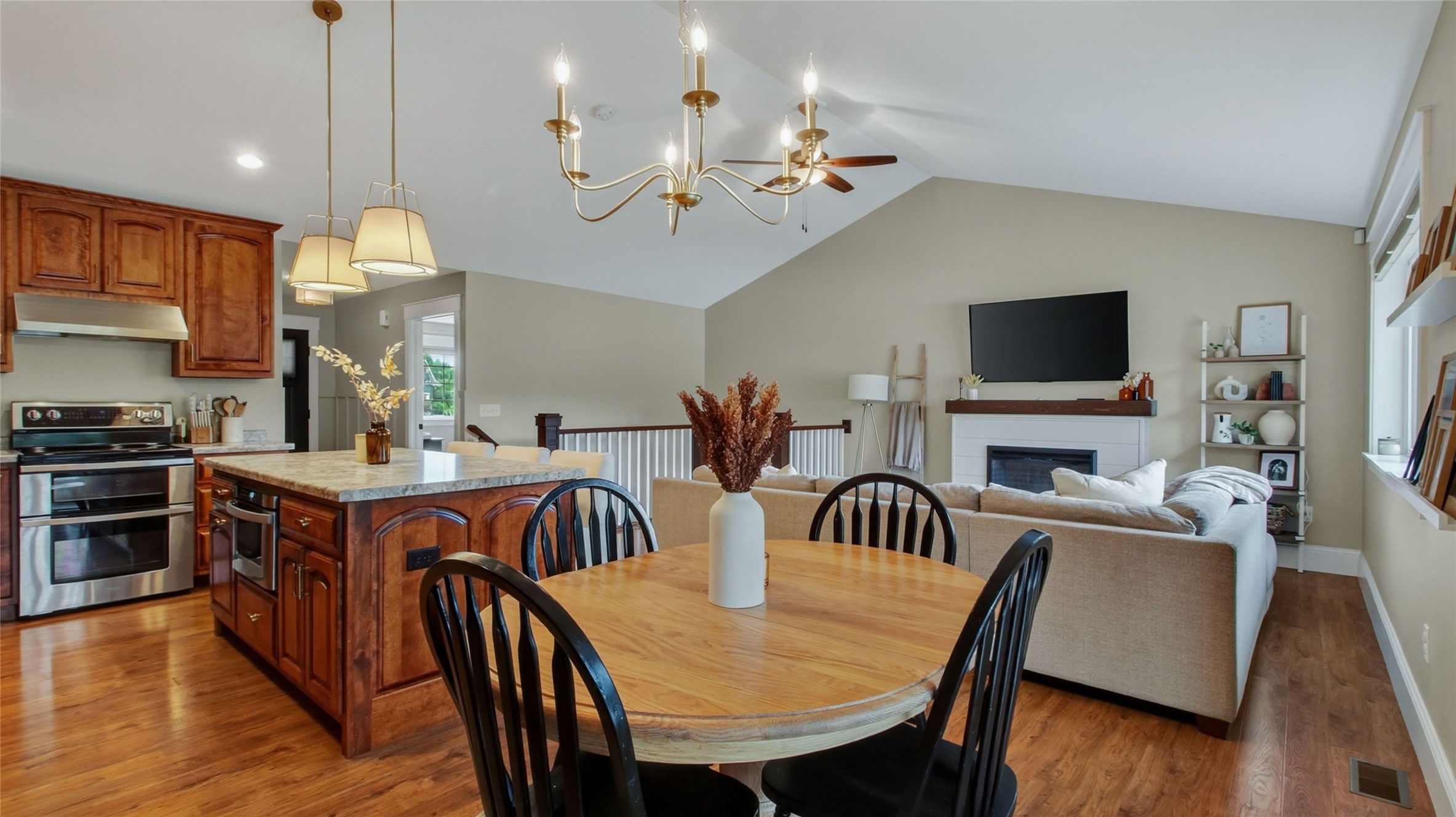 2168 Saint Andrews Drive Property Photo 2