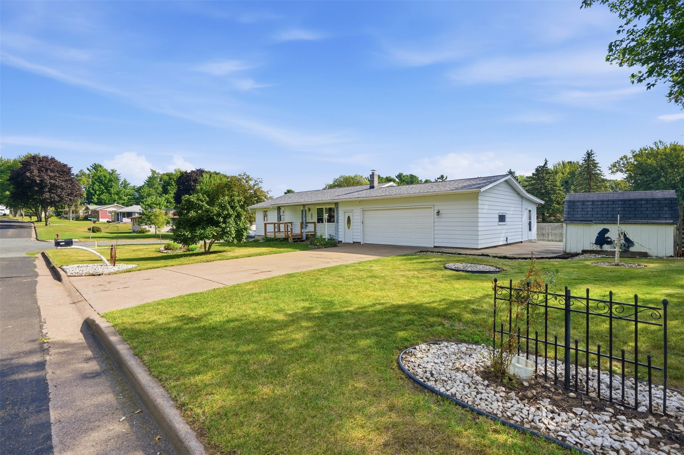 3025 Glenhaven Place Property Photo 5