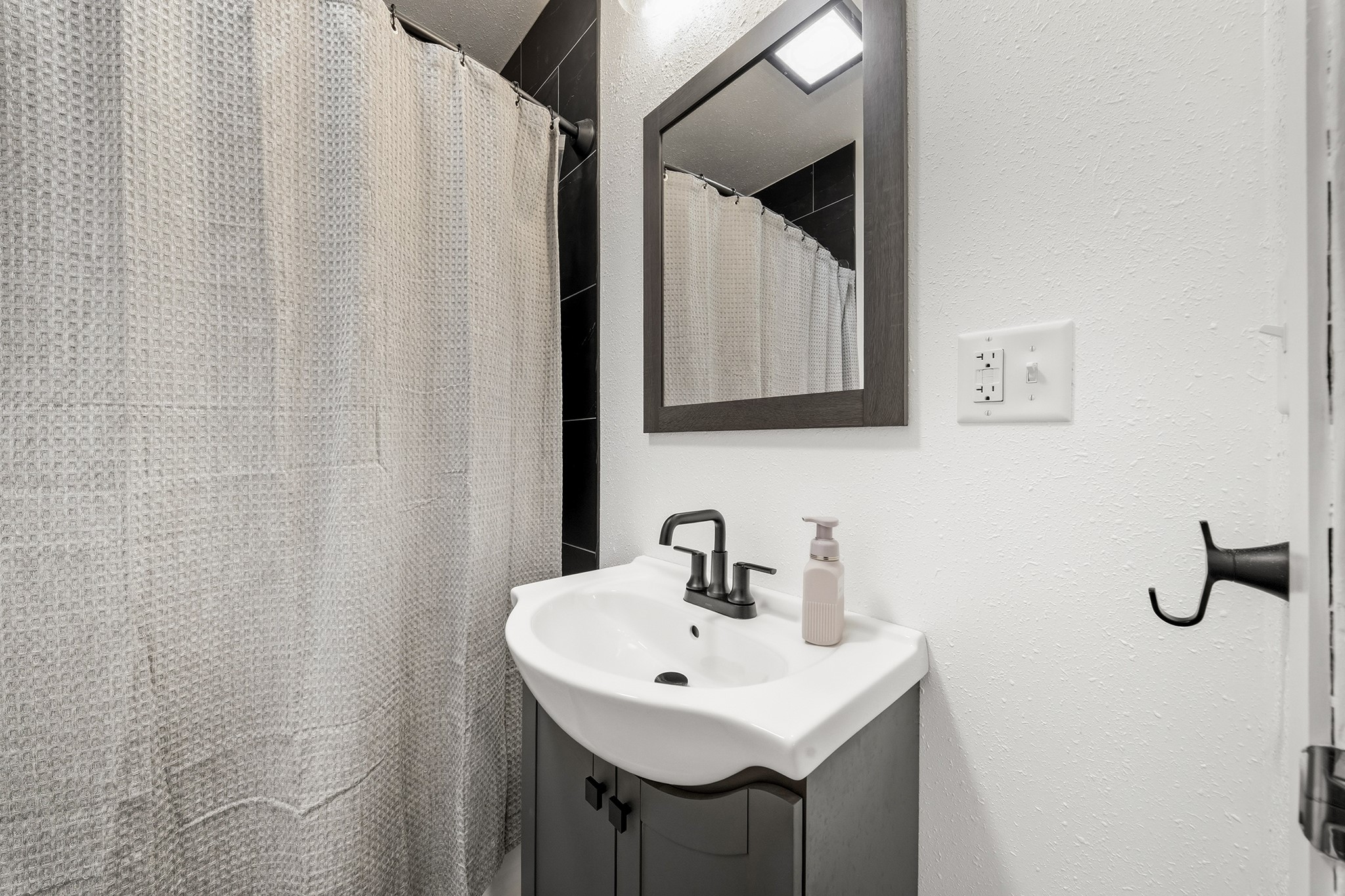 1711 Hayden Avenue Property Photo 25
