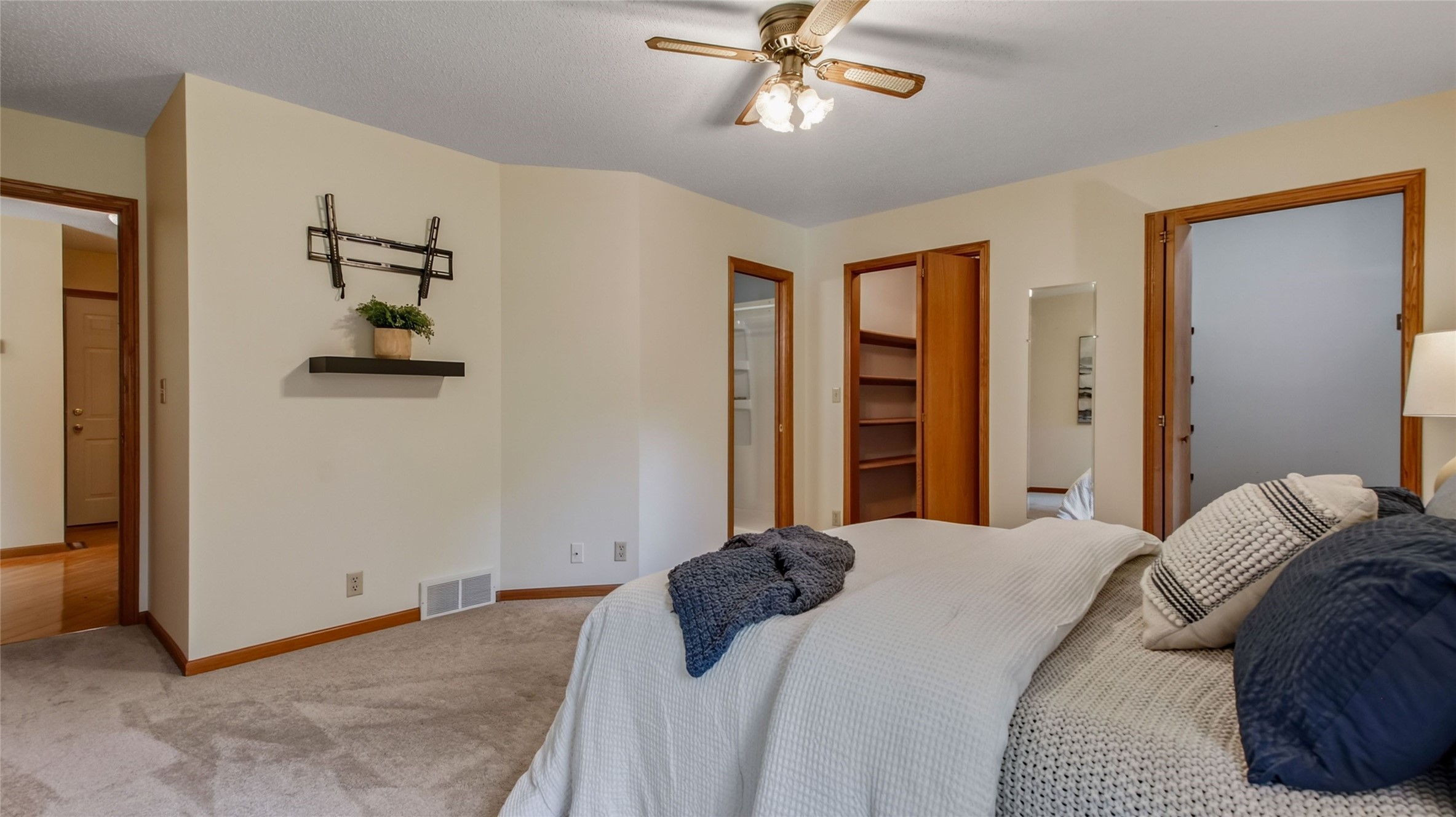 415 Hewitt Street Property Photo 15
