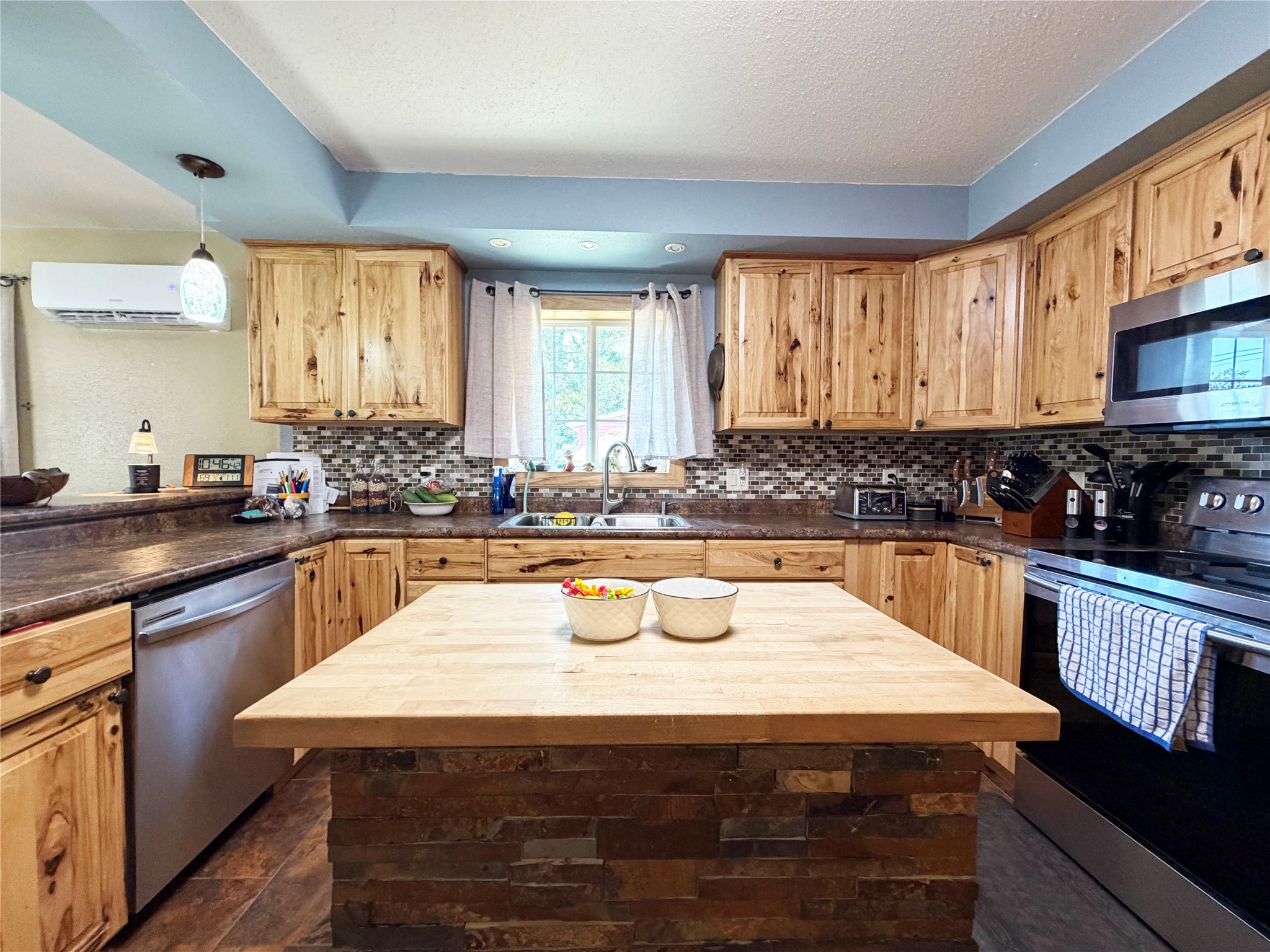 27 Hatten Avenue Property Photo 8