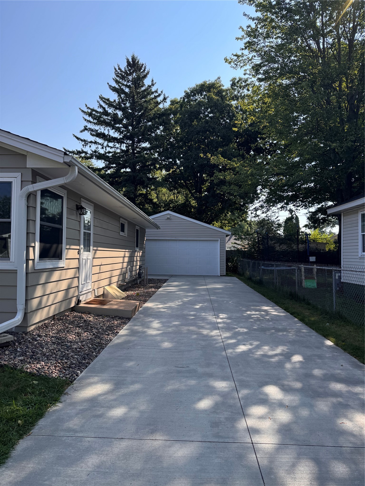 819 Brighton Street Property Photo 4