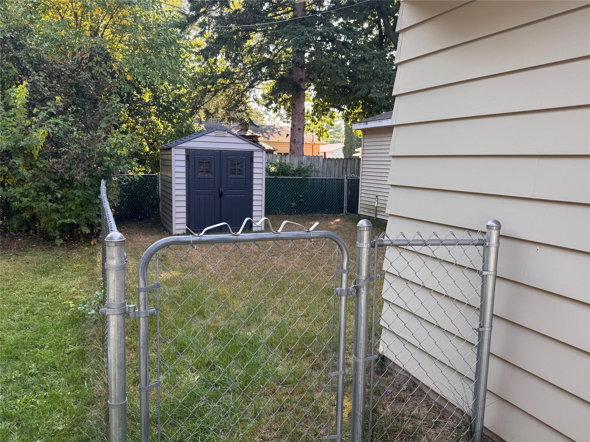 819 Brighton Street Property Photo 5