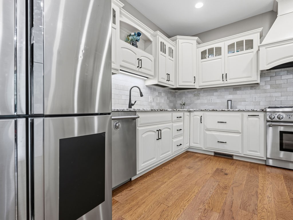4766 S Oakwood Hills Parkway Property Photo 8