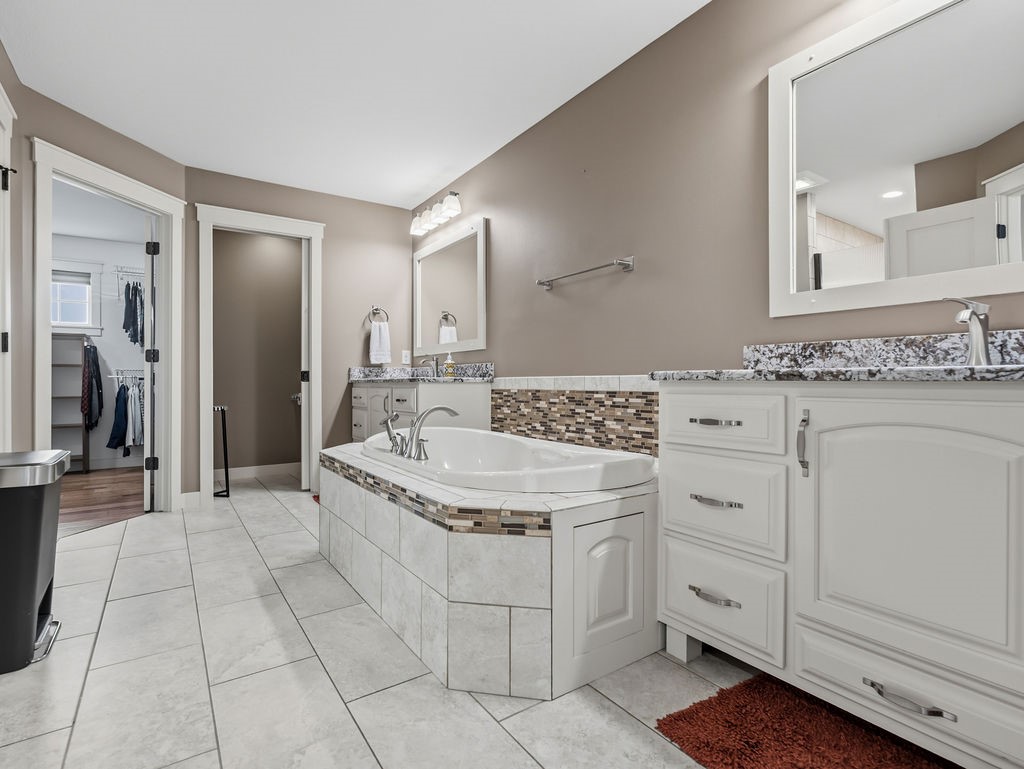 4766 S Oakwood Hills Parkway Property Photo 19