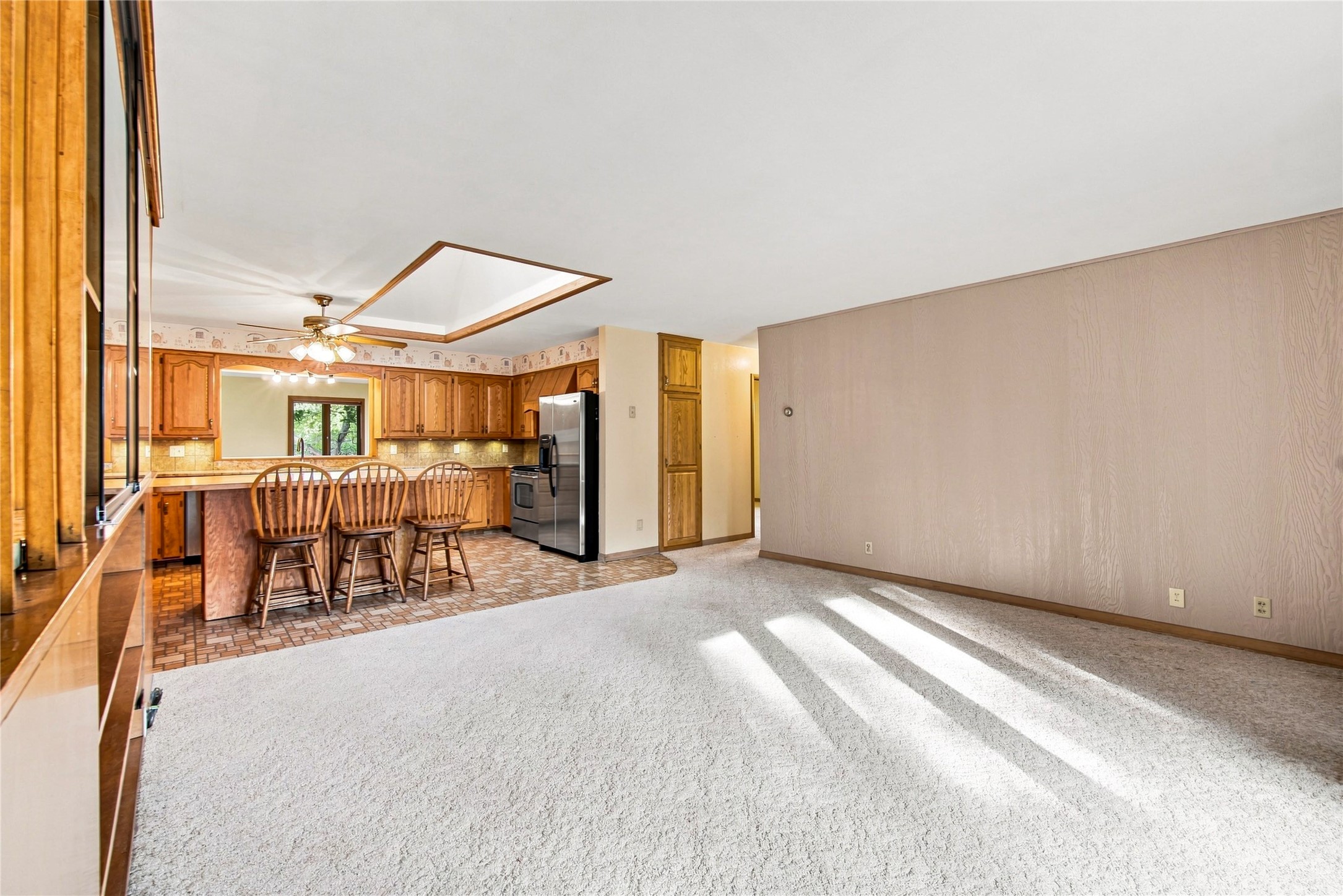 327 Marshall Street Property Photo 5