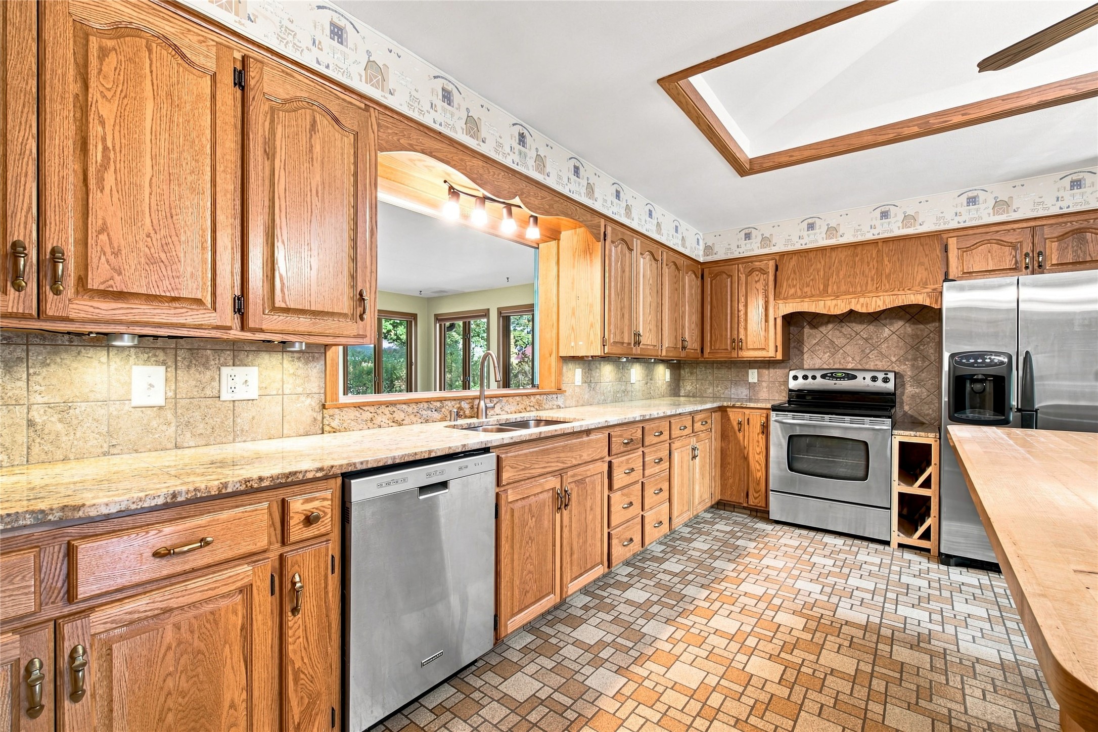 327 Marshall Street Property Photo 8