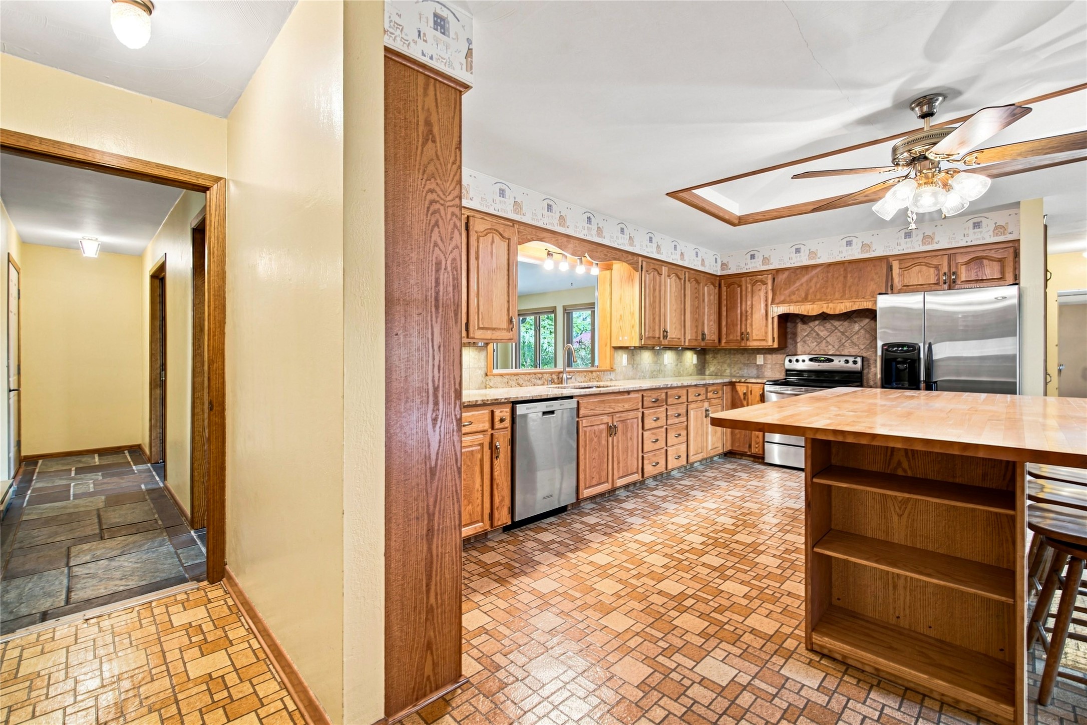 327 Marshall Street Property Photo 11