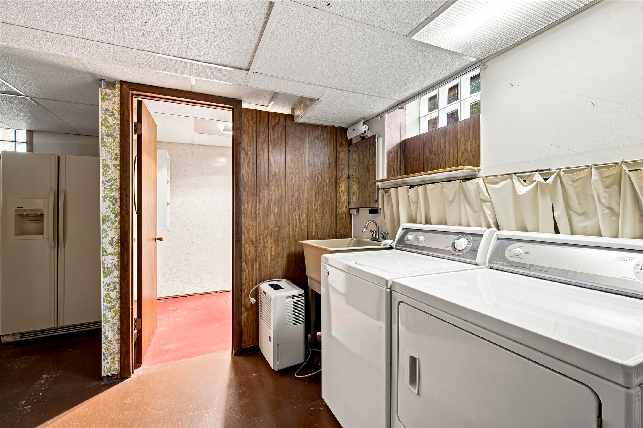 327 Marshall Street Property Photo 38