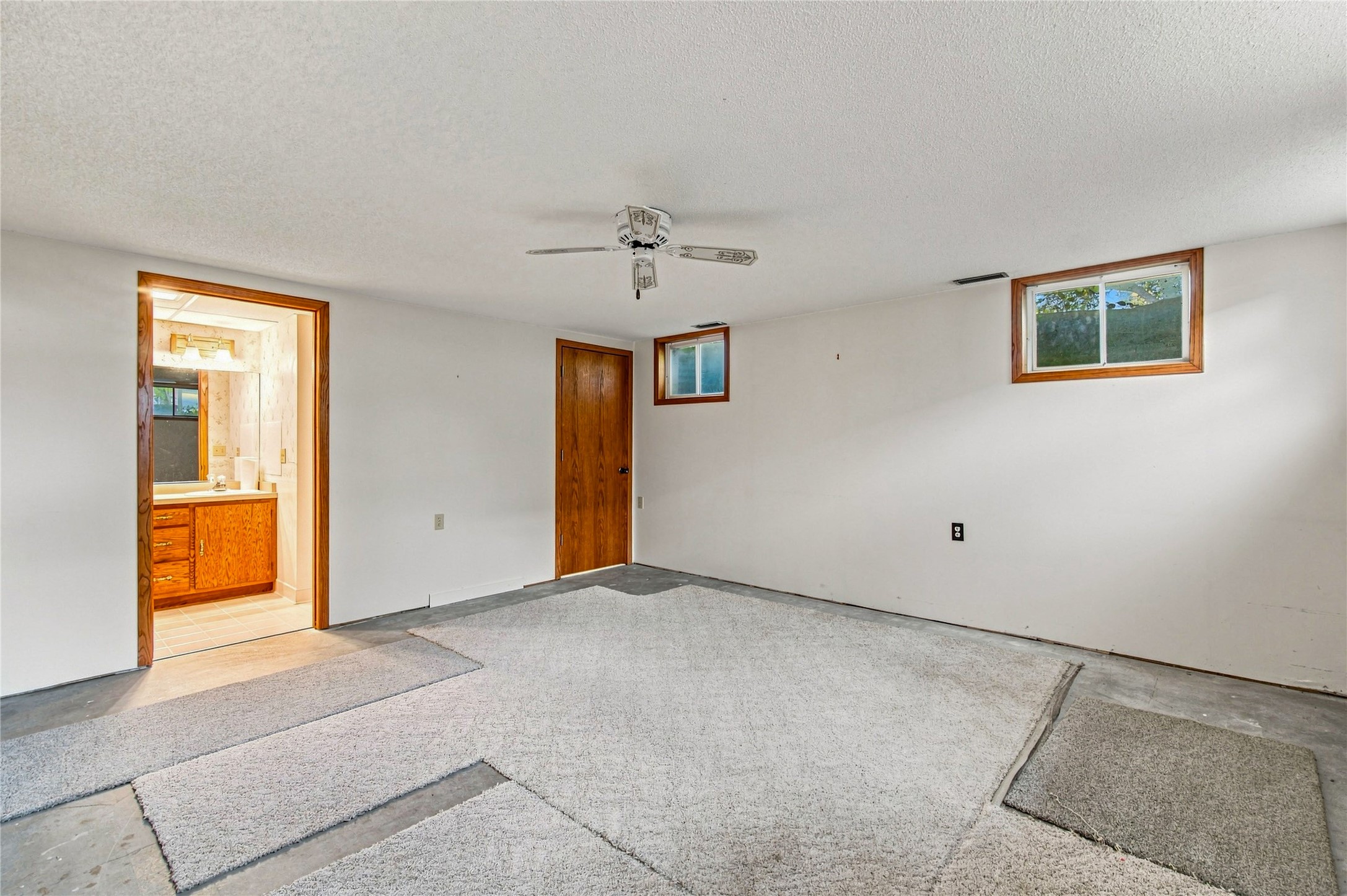 327 Marshall Street Property Photo 39