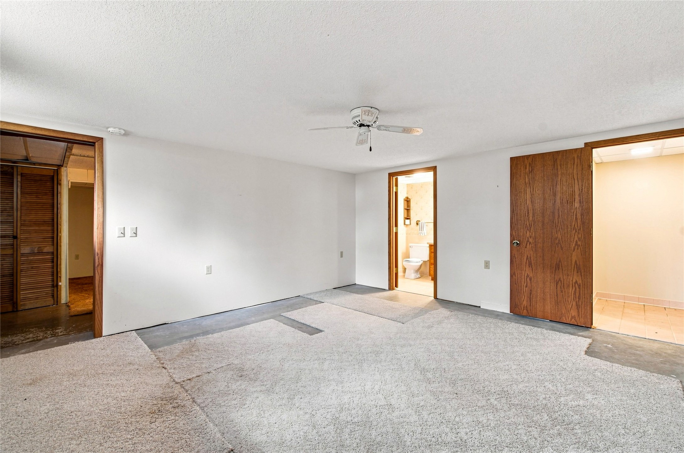 327 Marshall Street Property Photo 41