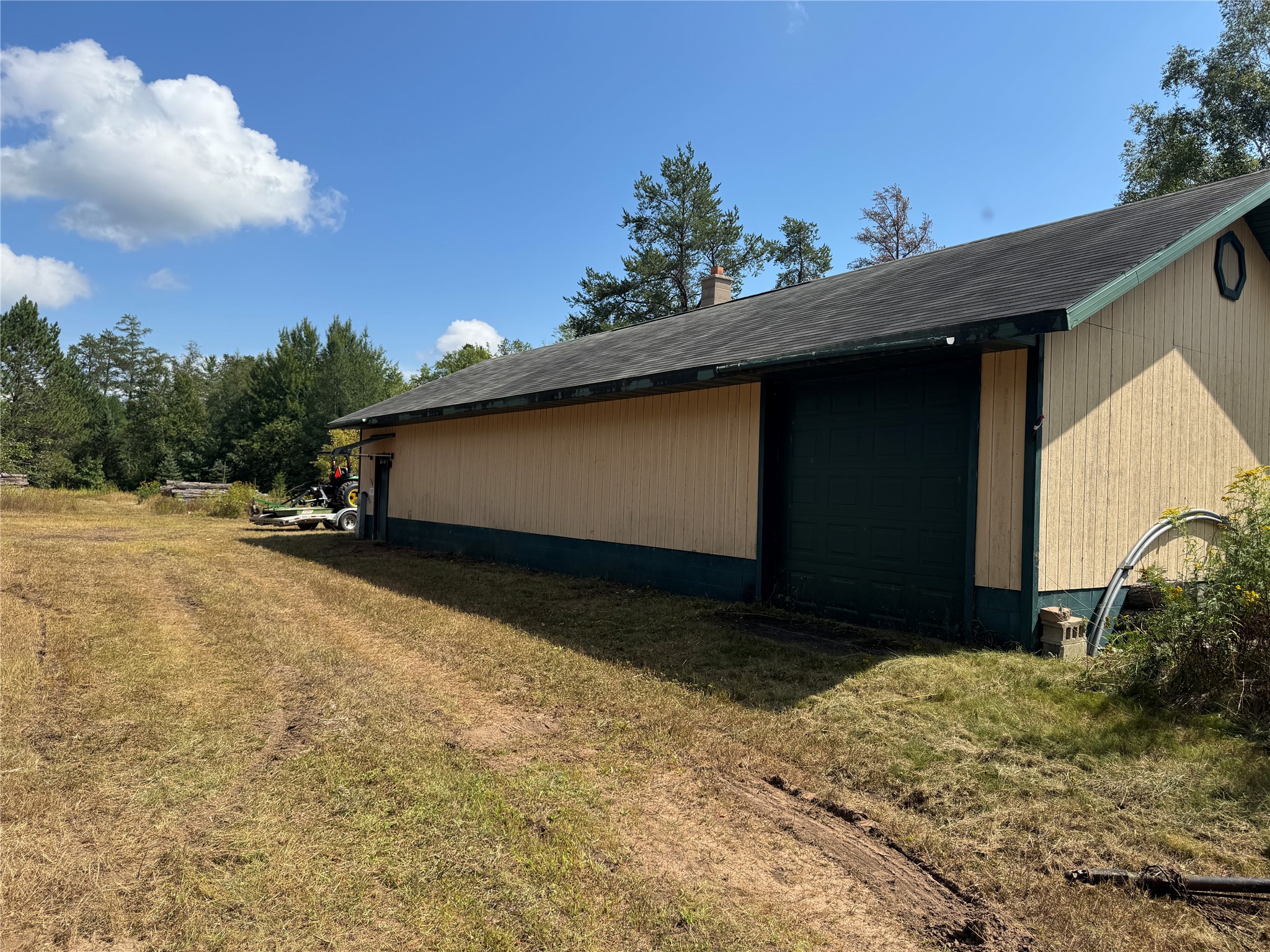 900 County Rd A Property Photo 3