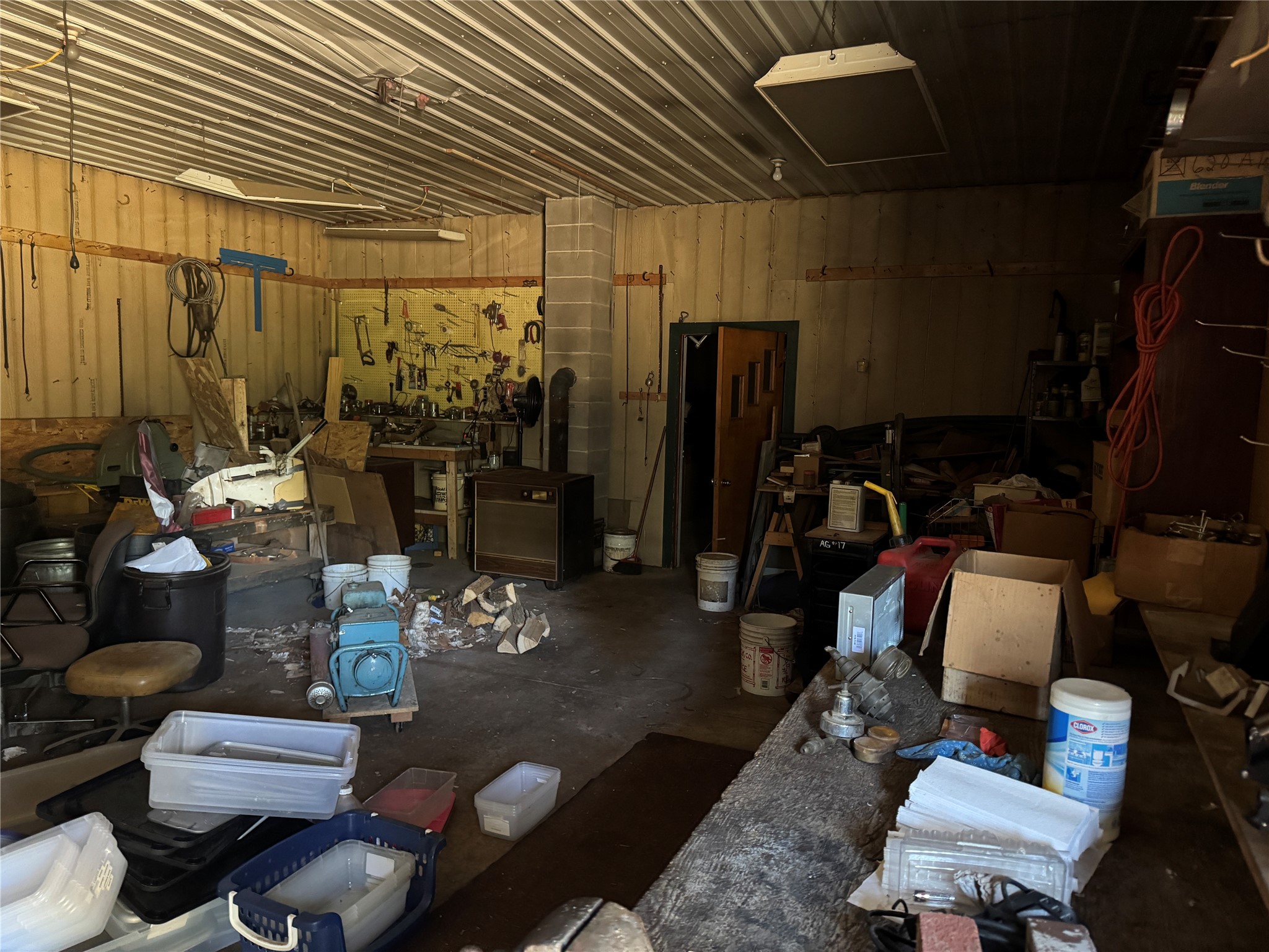 900 County Rd A Property Photo 4
