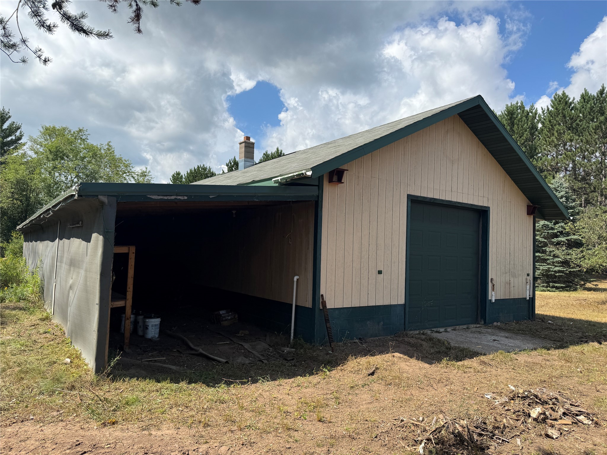 900 County Rd A Property Photo 6