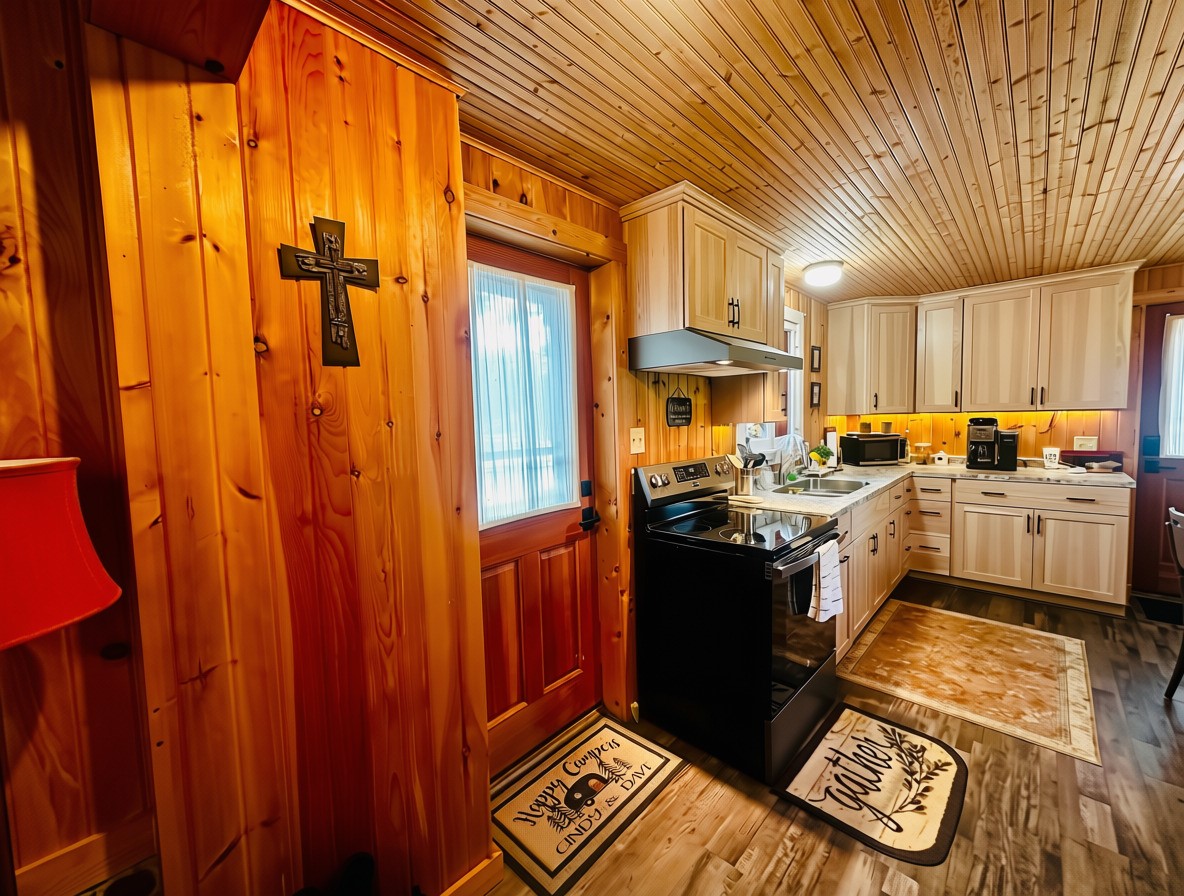 N2146 County Road E Property Photo 6