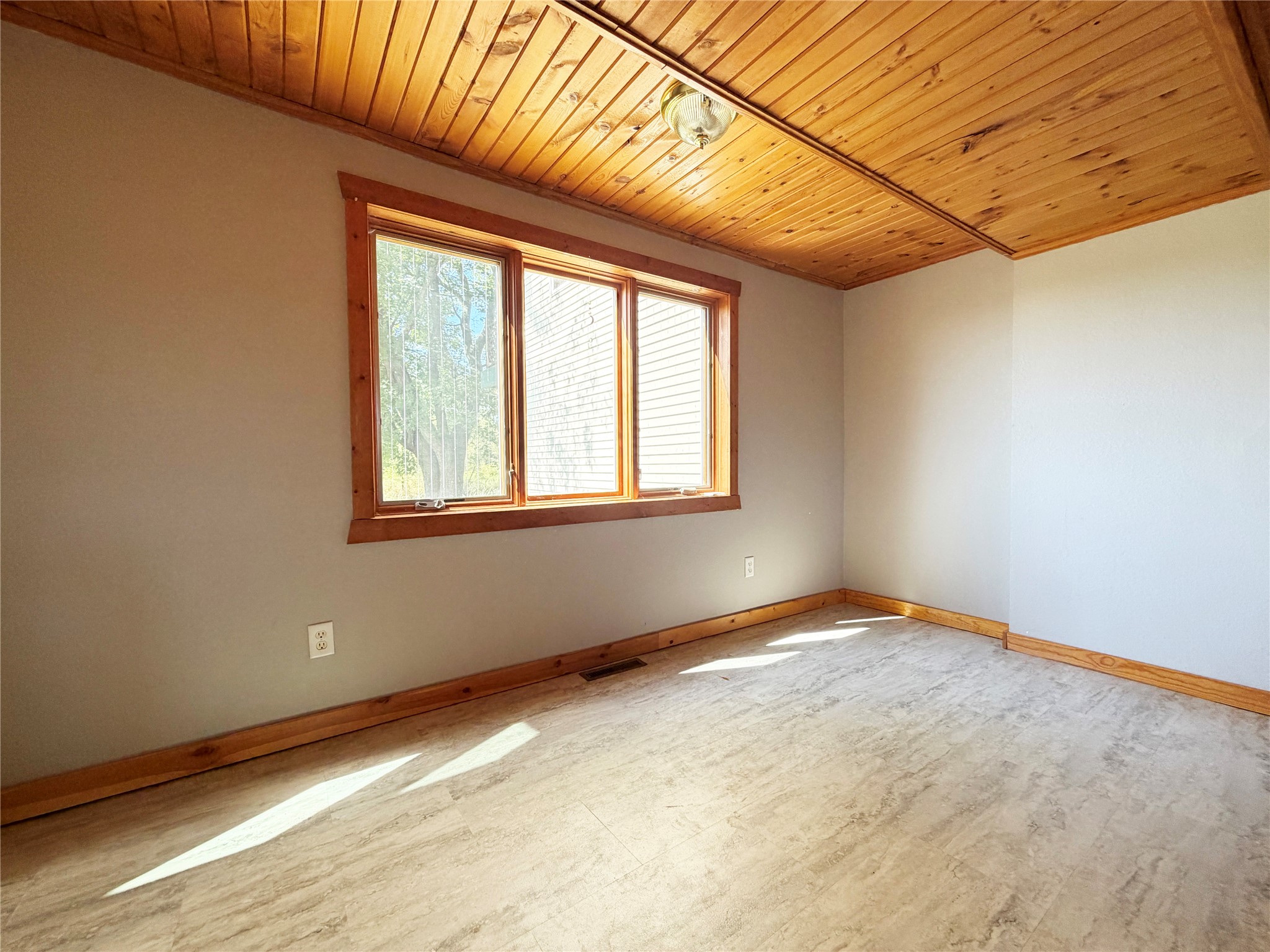 1168 24th Street Property Photo 7