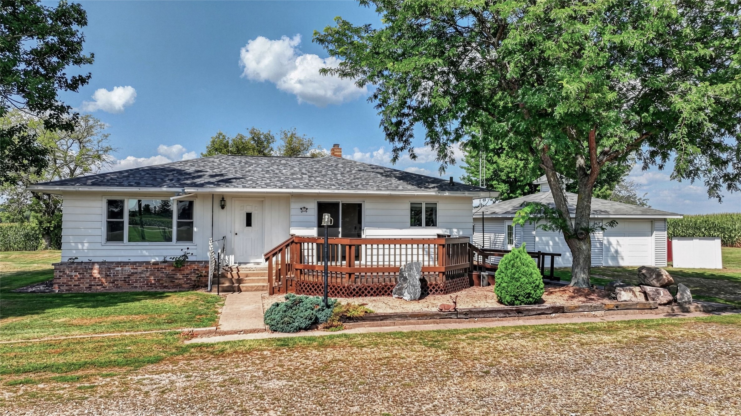 19729 County Highway F Property Photo 1