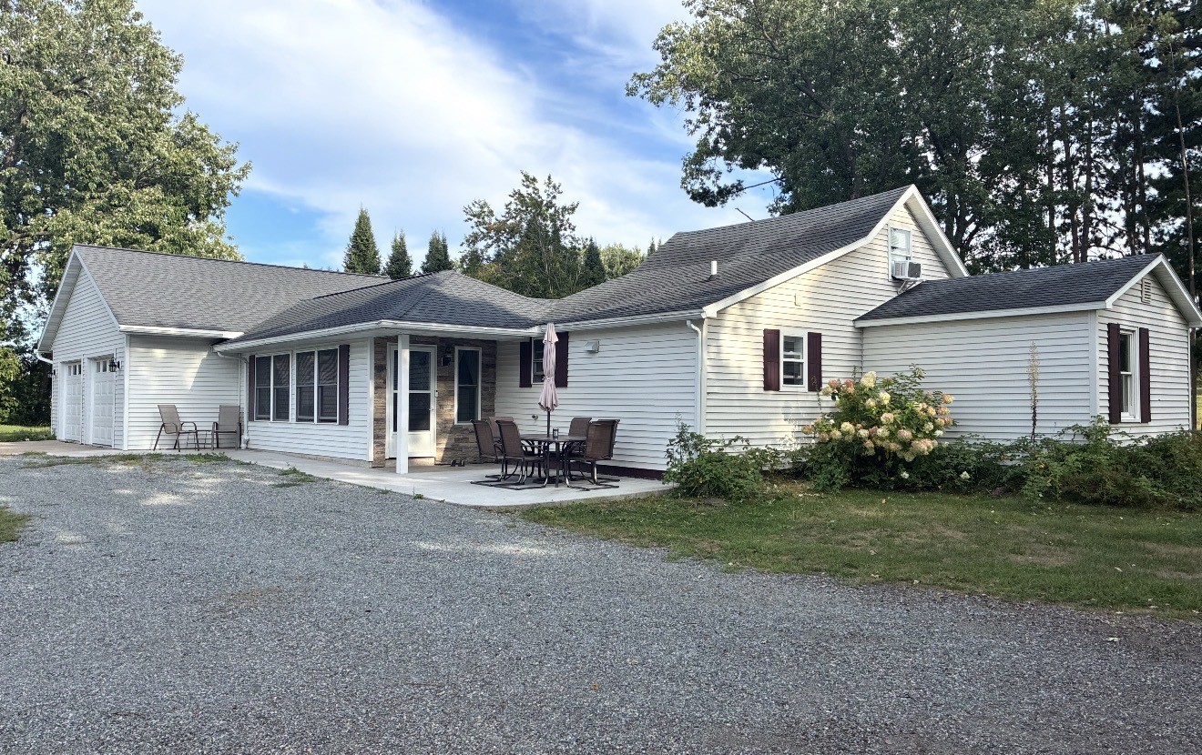 N51534 Buffalo Road Property Photo 1