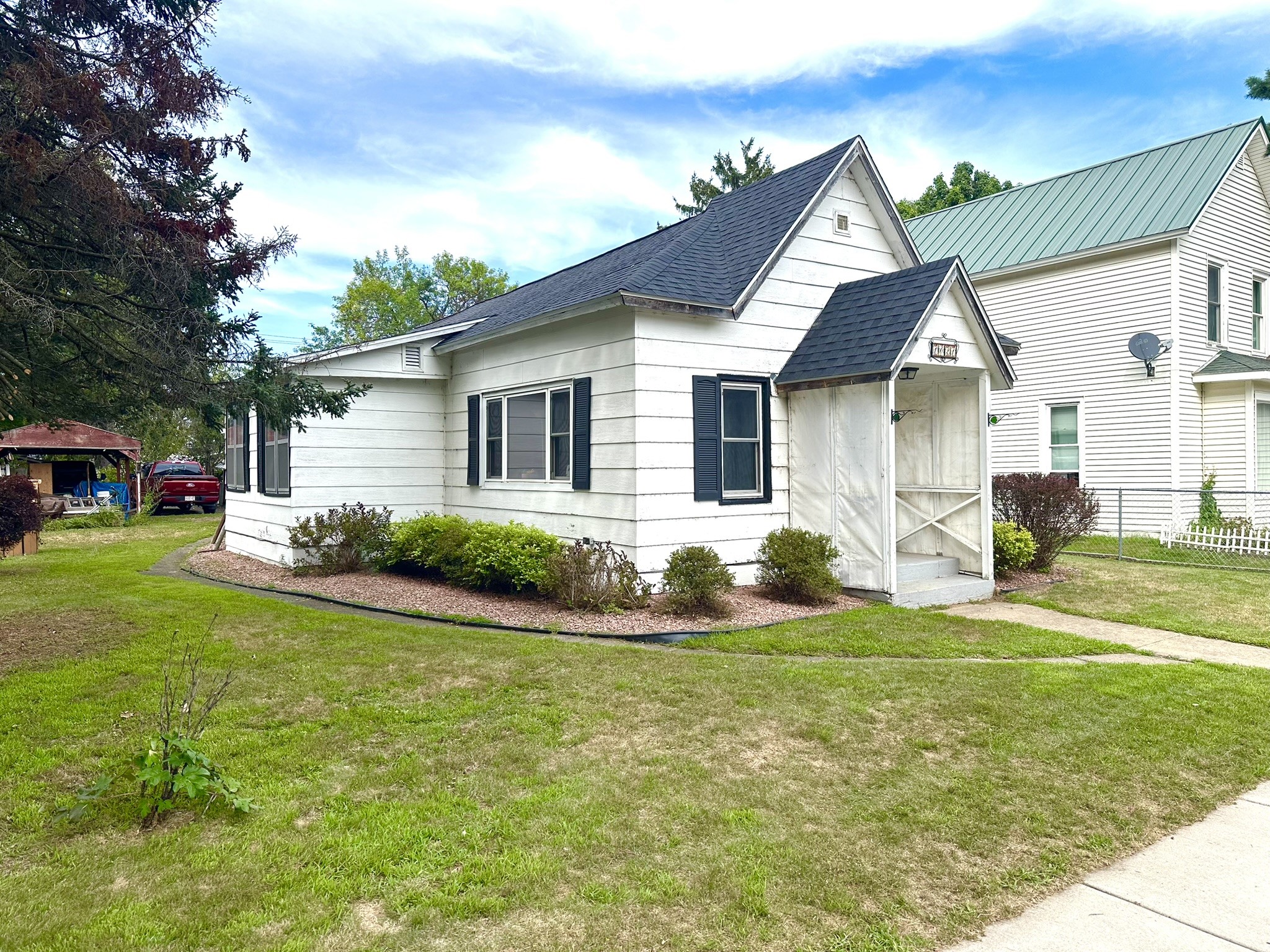 1021 E La Salle Avenue Property Photo 1