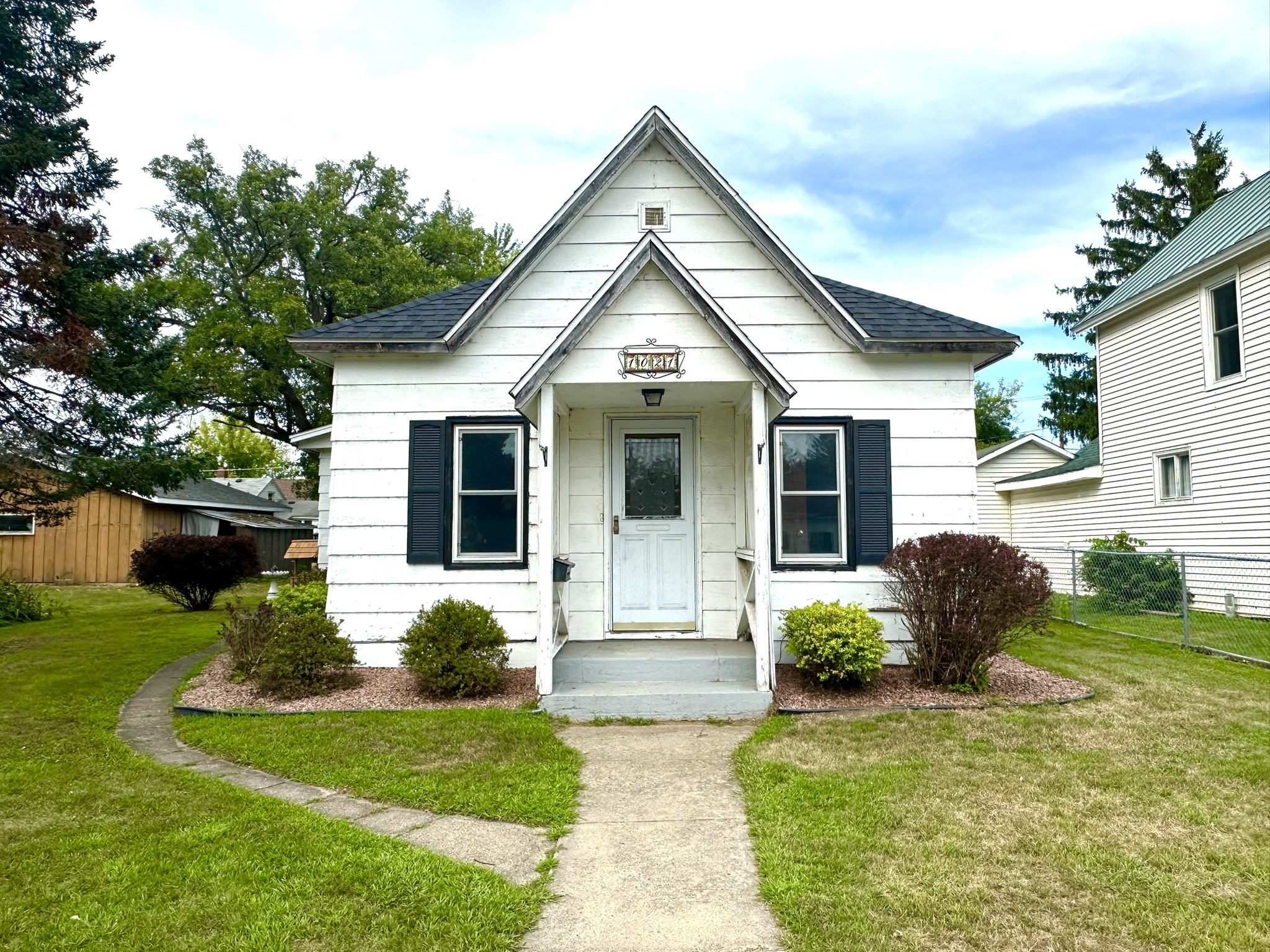 1021 E La Salle Avenue Property Photo 3