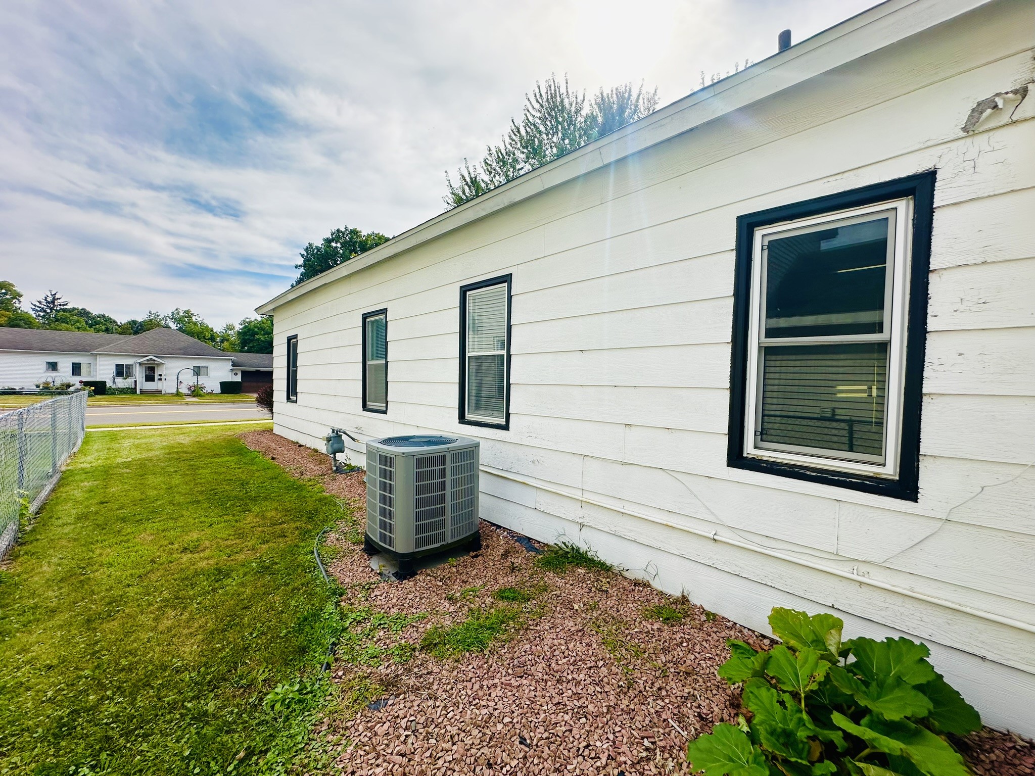 1021 E La Salle Avenue Property Photo 7