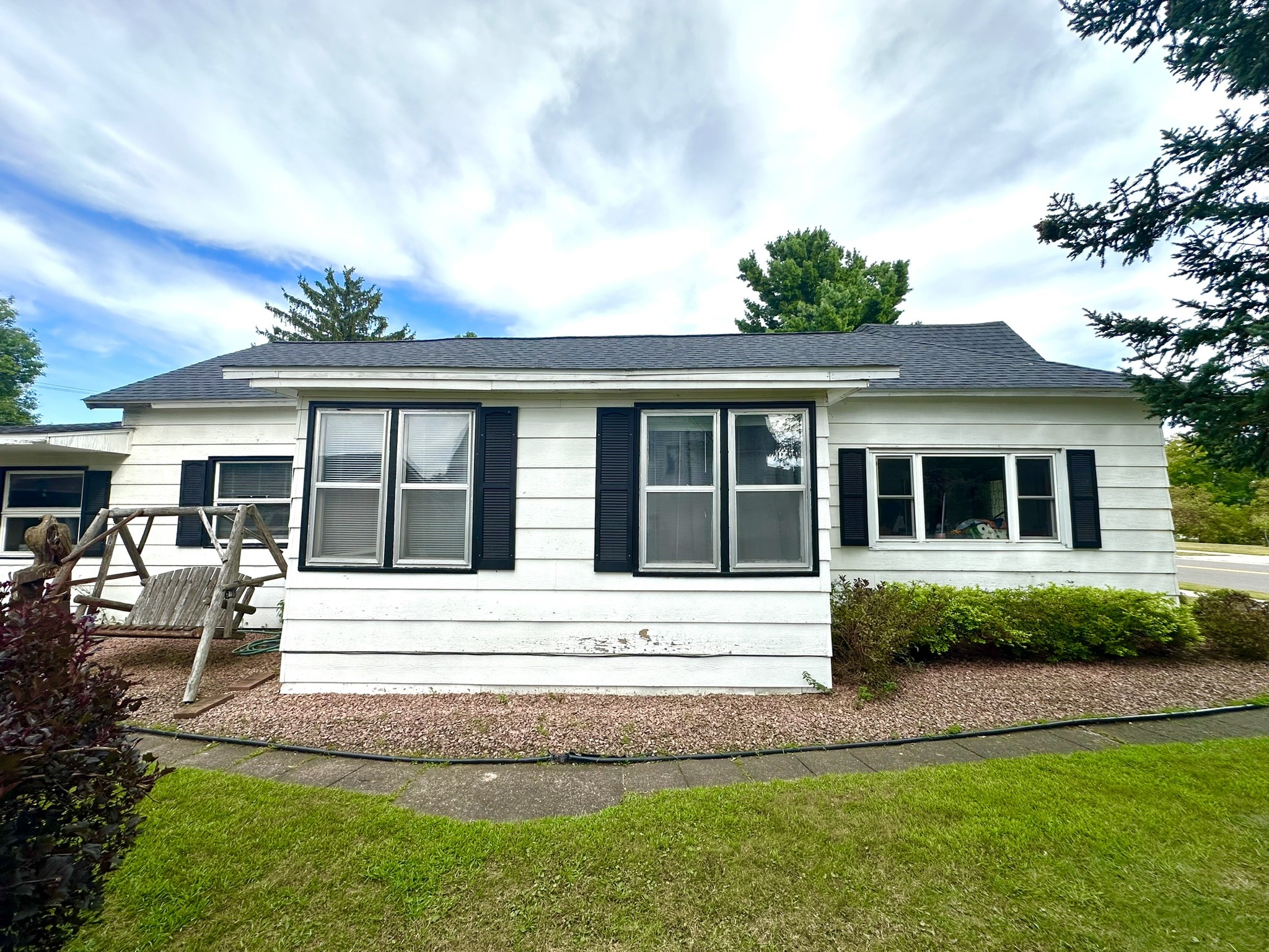 1021 E La Salle Avenue Property Photo 9