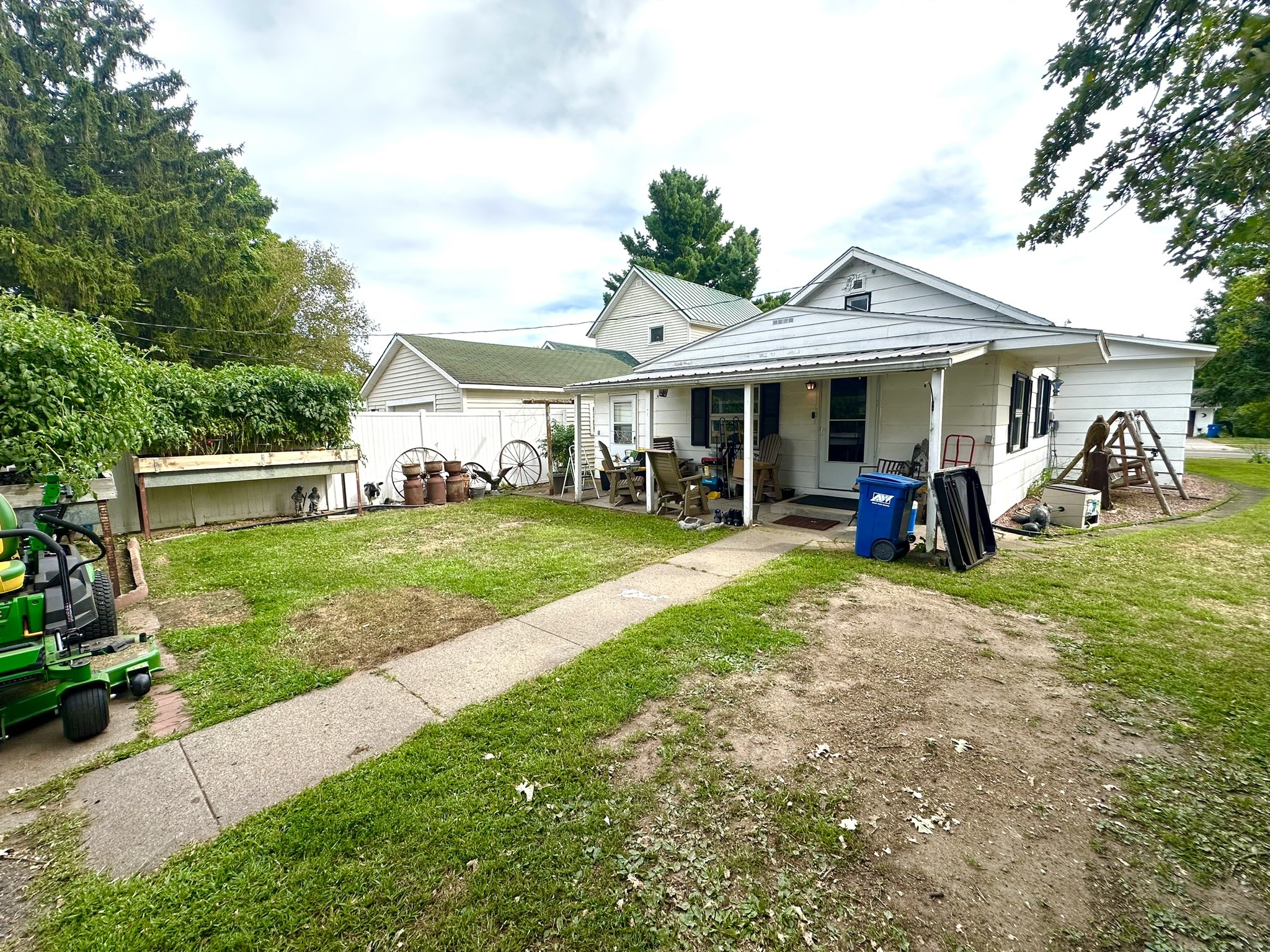 1021 E La Salle Avenue Property Photo 12