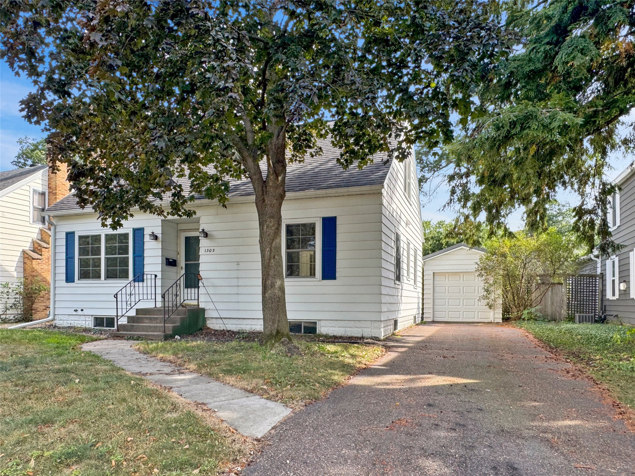 1305 Hoover Avenue Property Photo 2