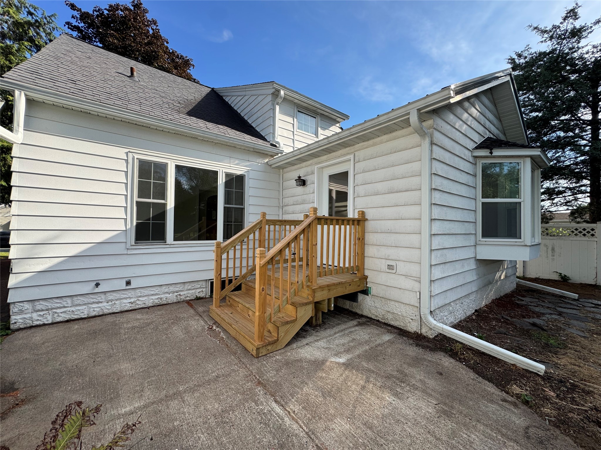 1305 Hoover Avenue Property Photo 3