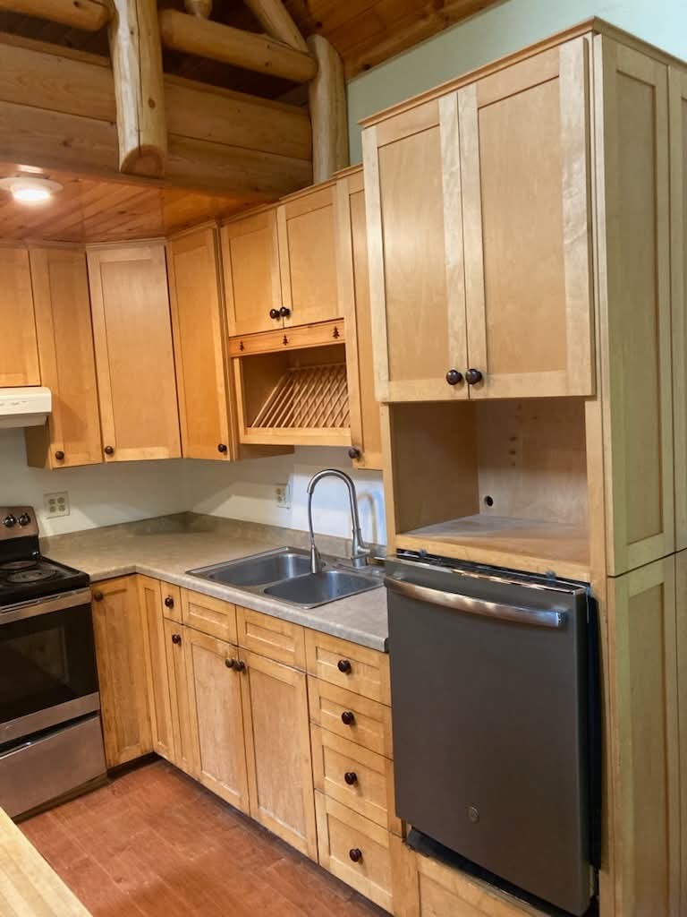 N13638 Dickerson Avenue Property Photo 9