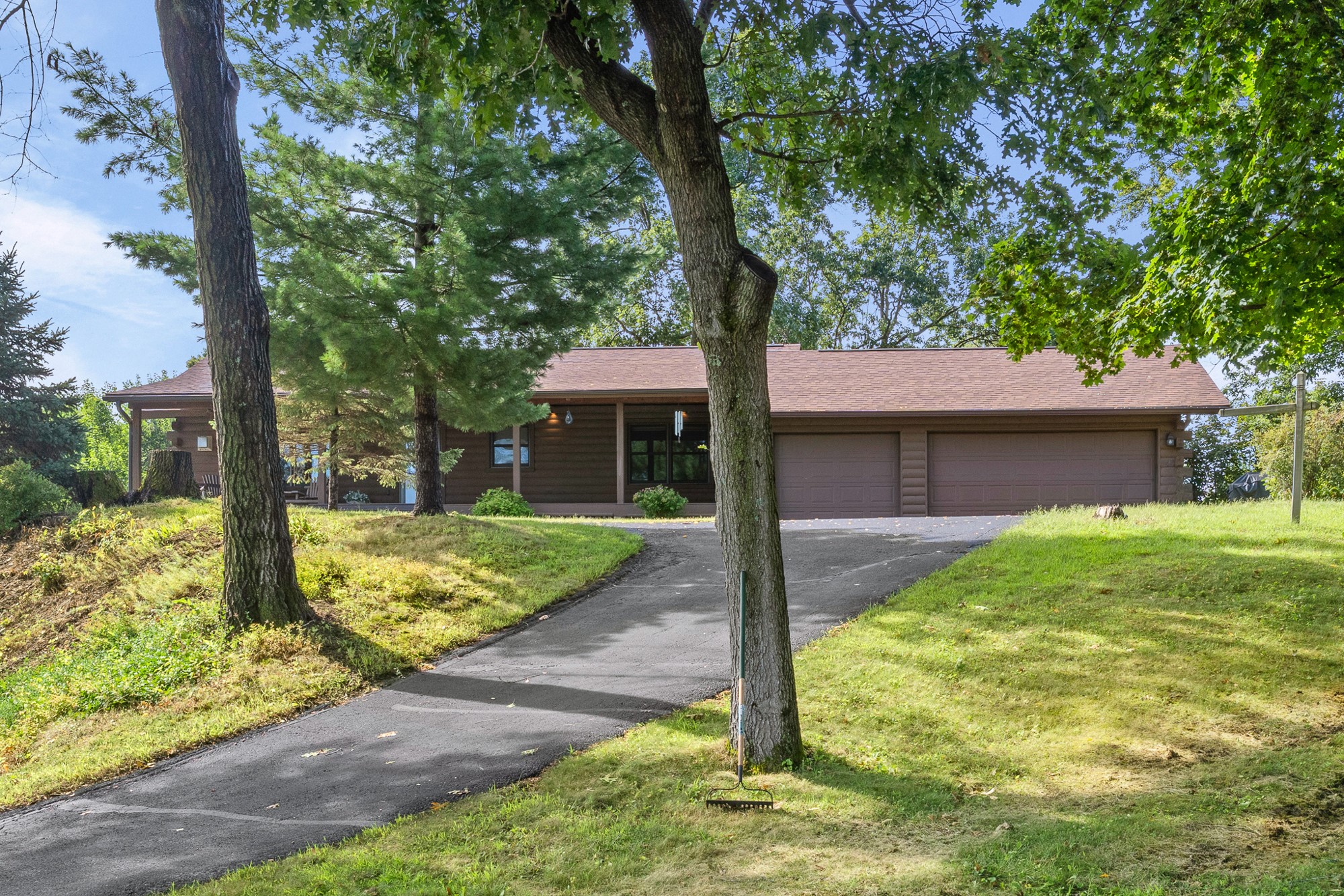 N7139 Elm Court Property Photo 2