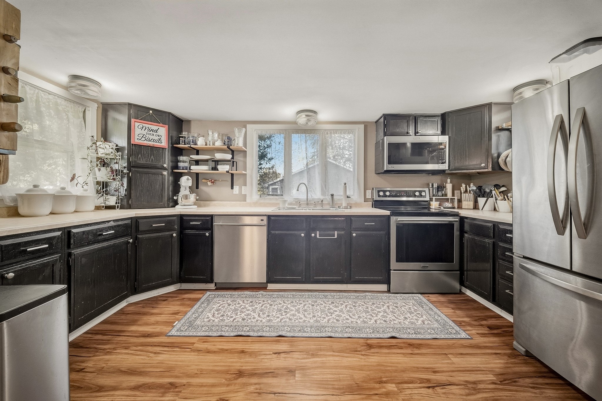 300 Elm Avenue W Property Photo 8
