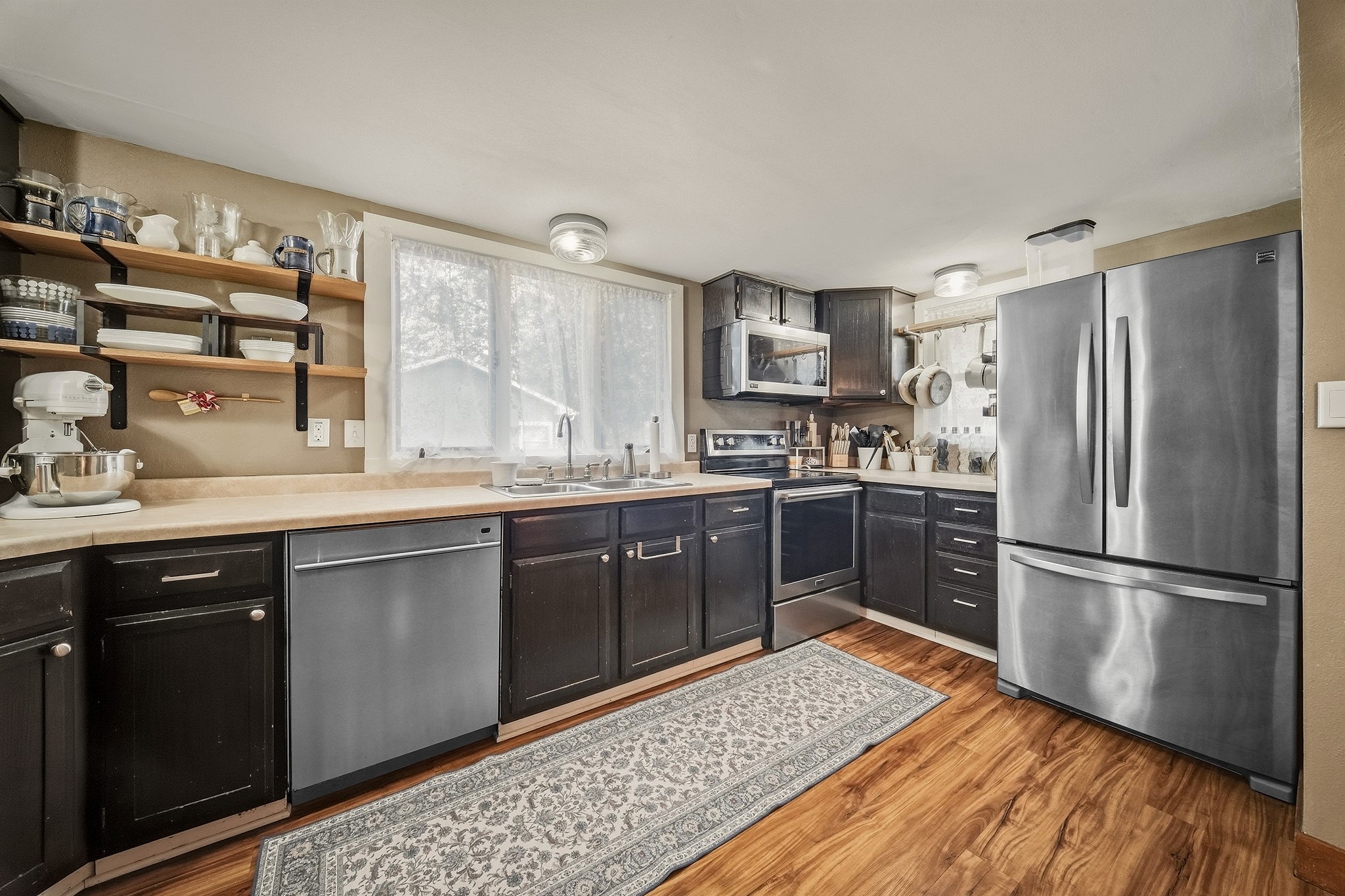 300 Elm Avenue W Property Photo 9