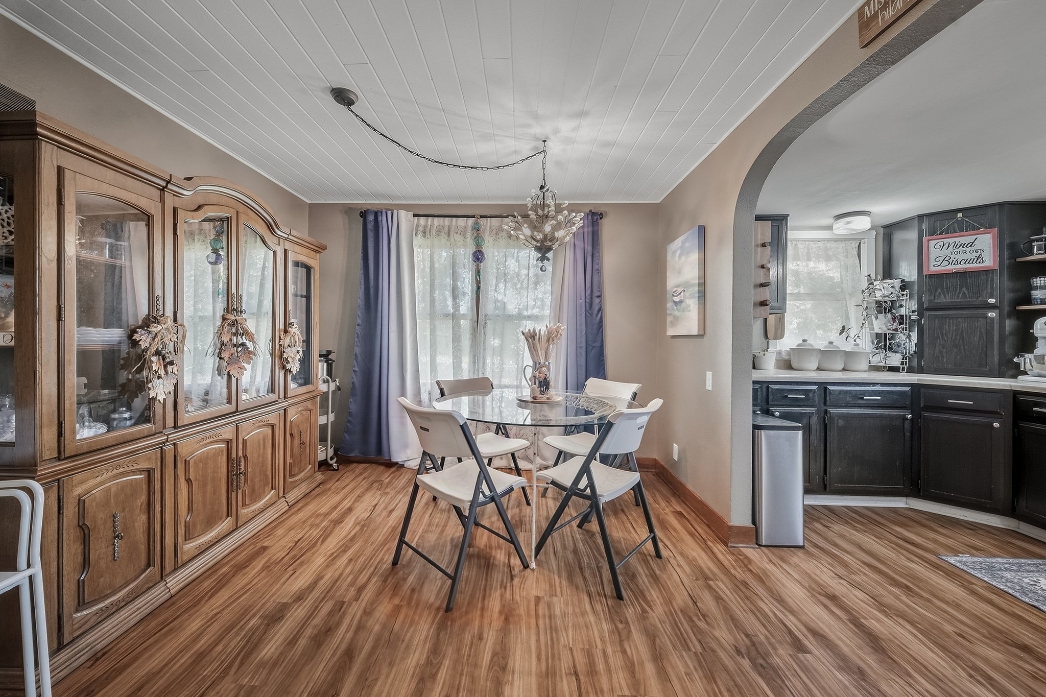 300 Elm Avenue W Property Photo 11