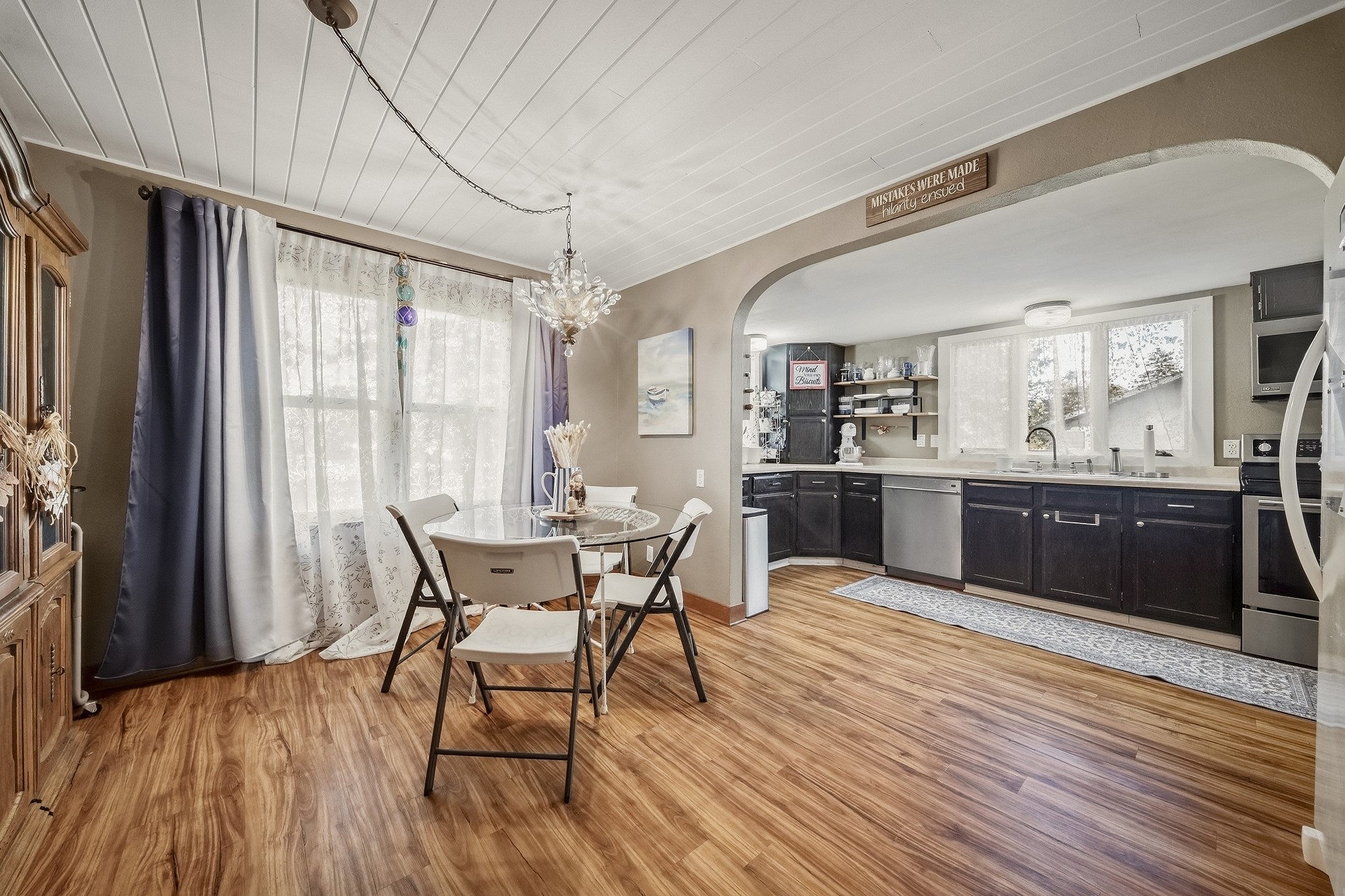 300 Elm Avenue W Property Photo 12