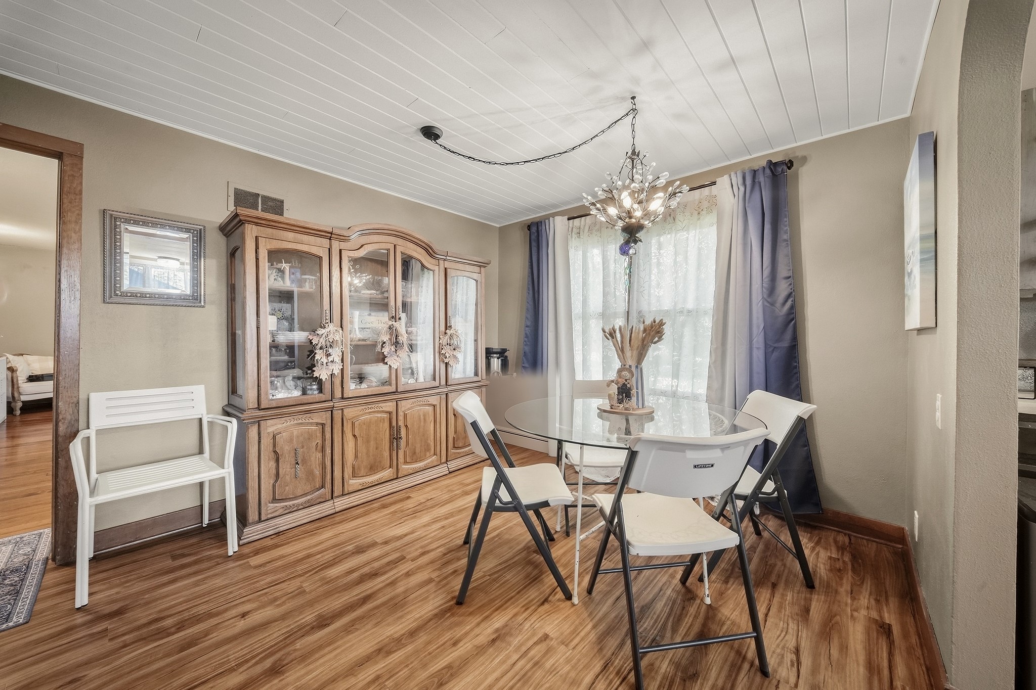 300 Elm Avenue W Property Photo 13